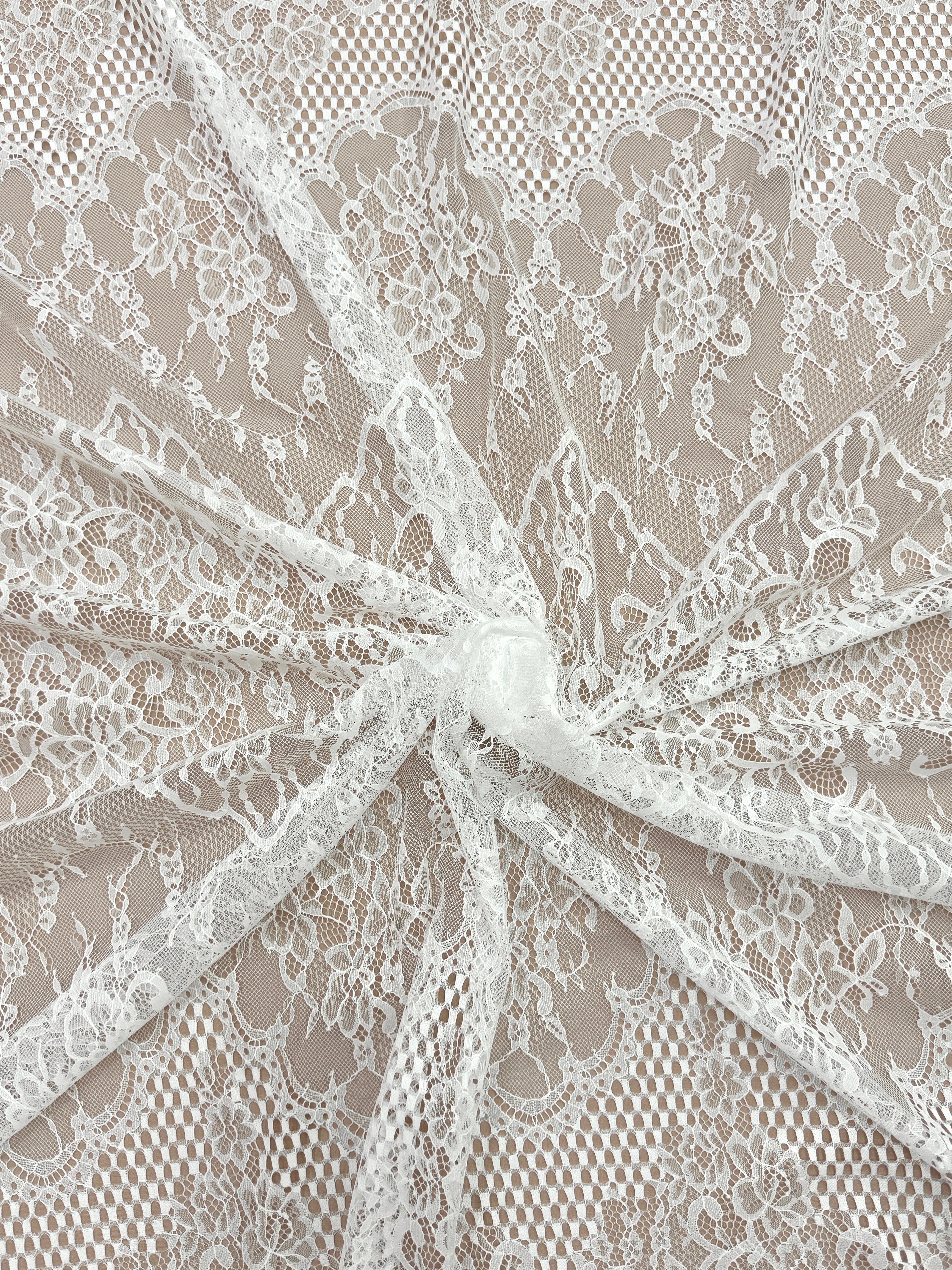 Csipke Chantilly Ivory - 3 m darab