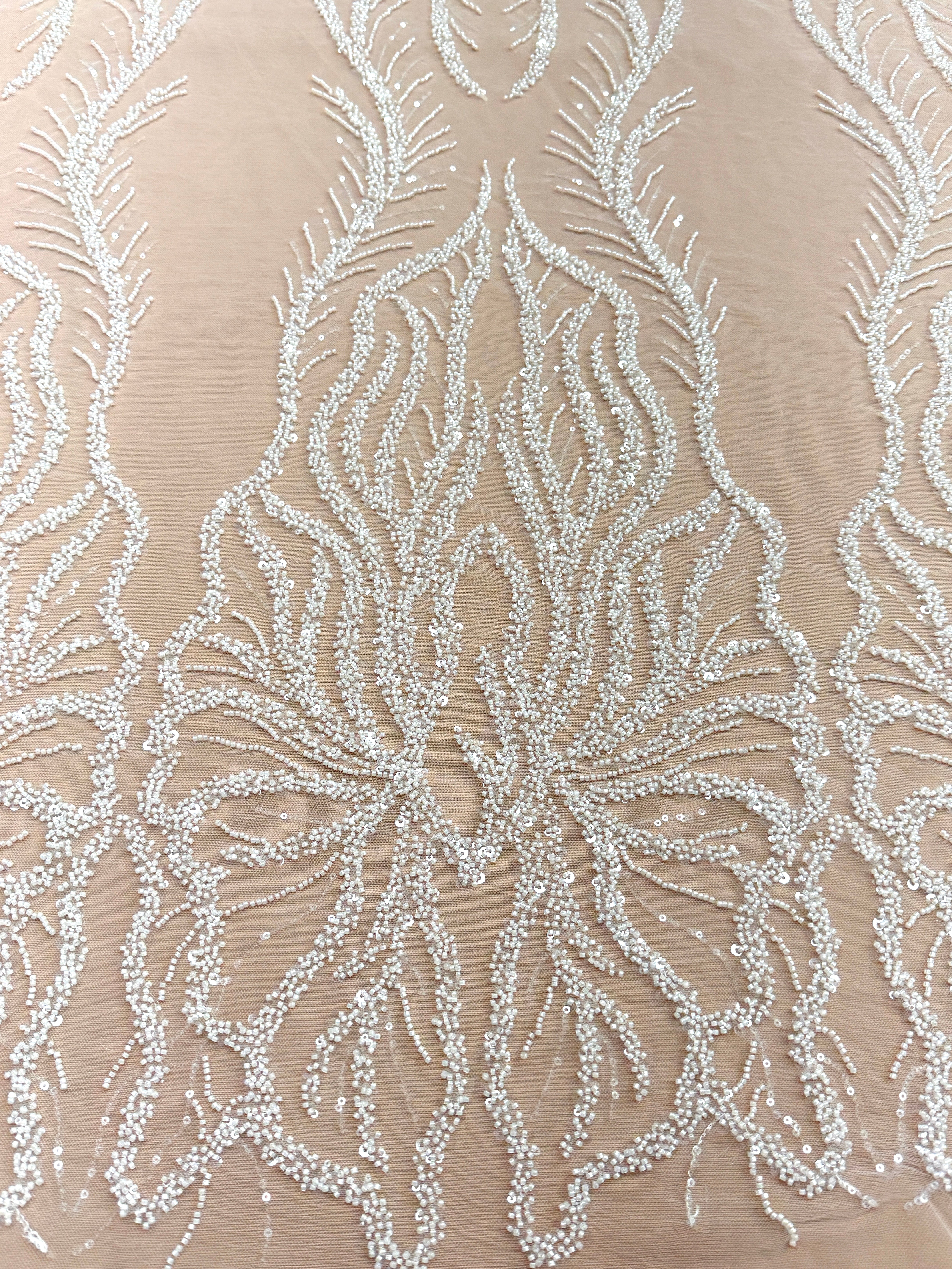 Csipke Couture Ivory Panellel, Gyöngyökkel és Flitterekkel
