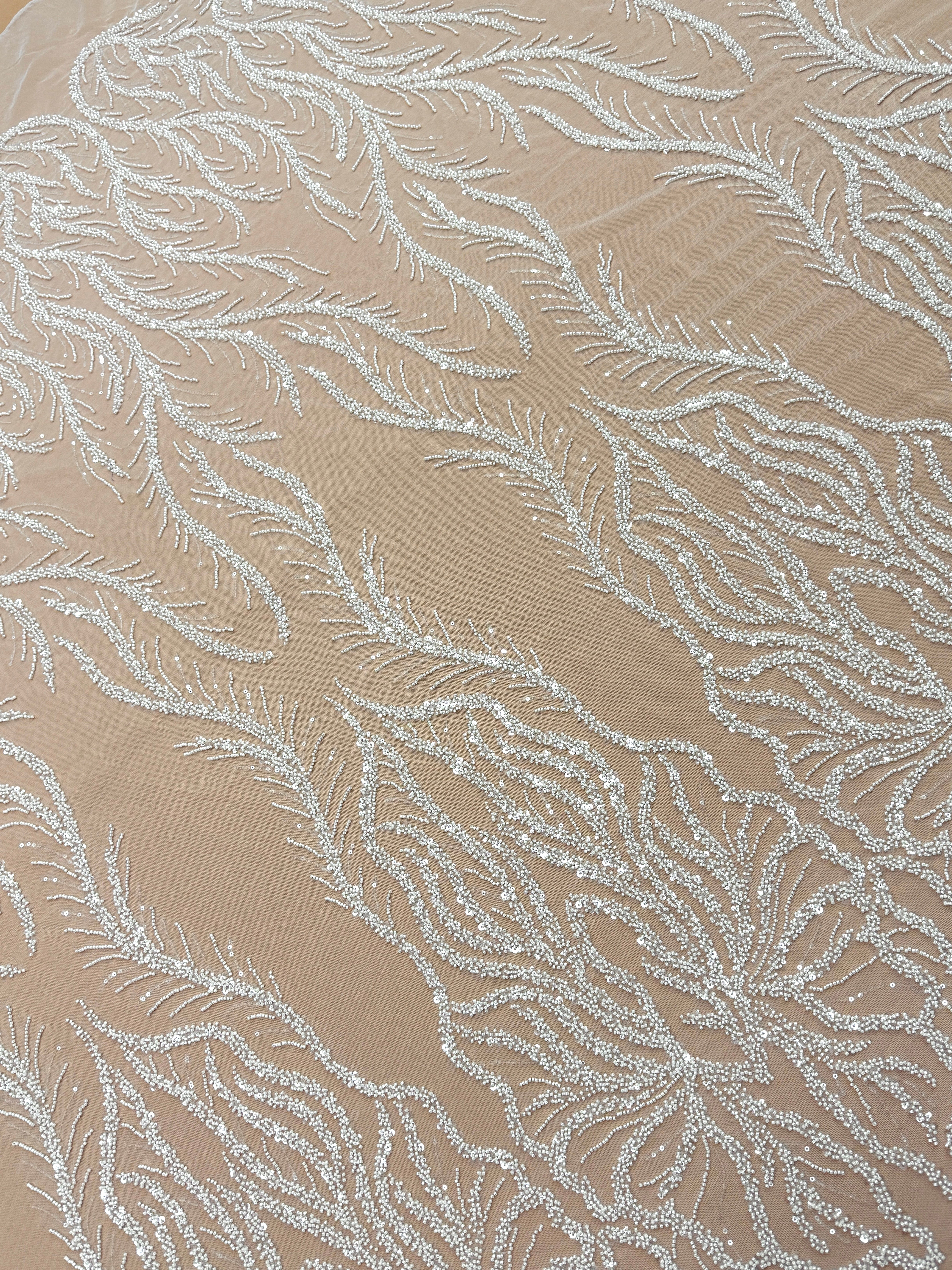 Csipke Couture Ivory Panellel, Gyöngyökkel és Flitterekkel