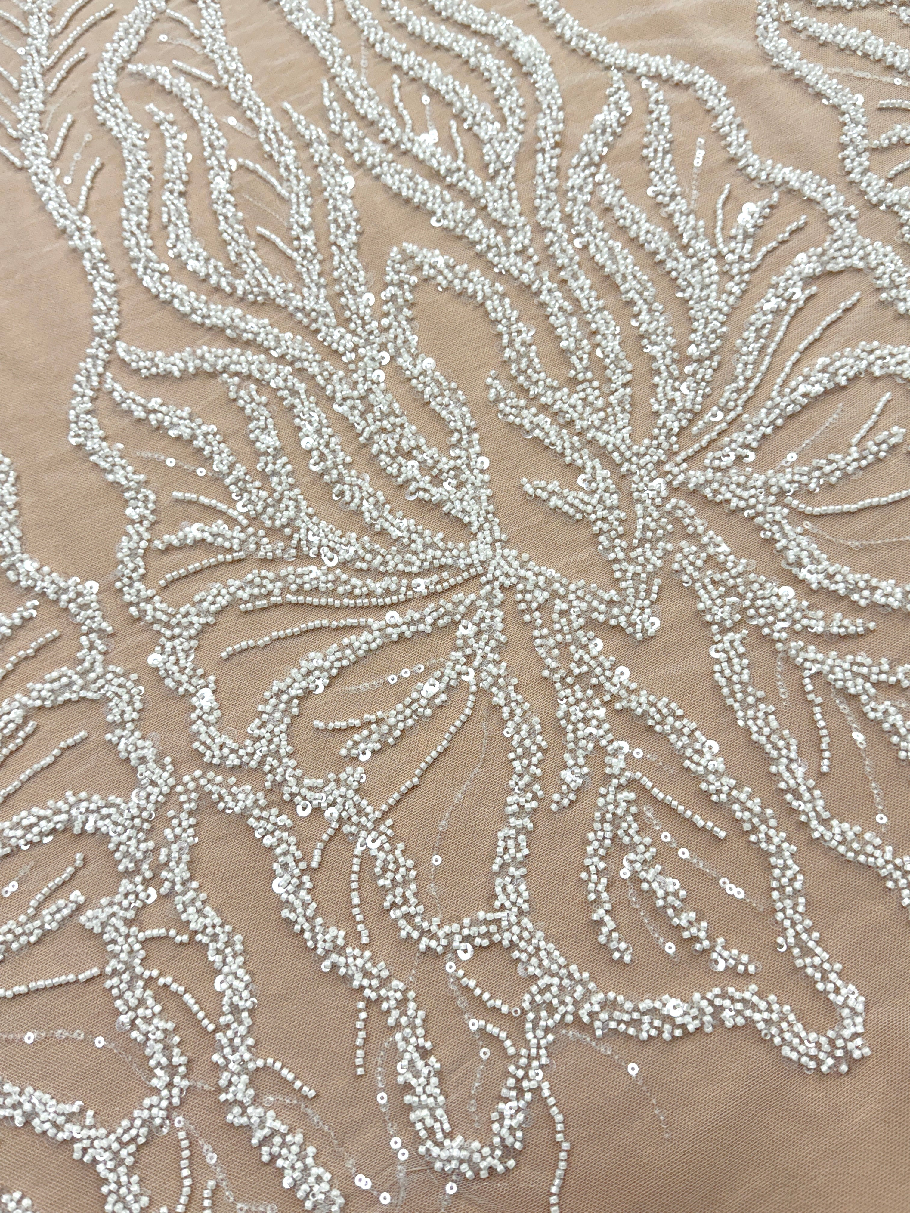 Csipke Couture Ivory Panellel, Gyöngyökkel és Flitterekkel
