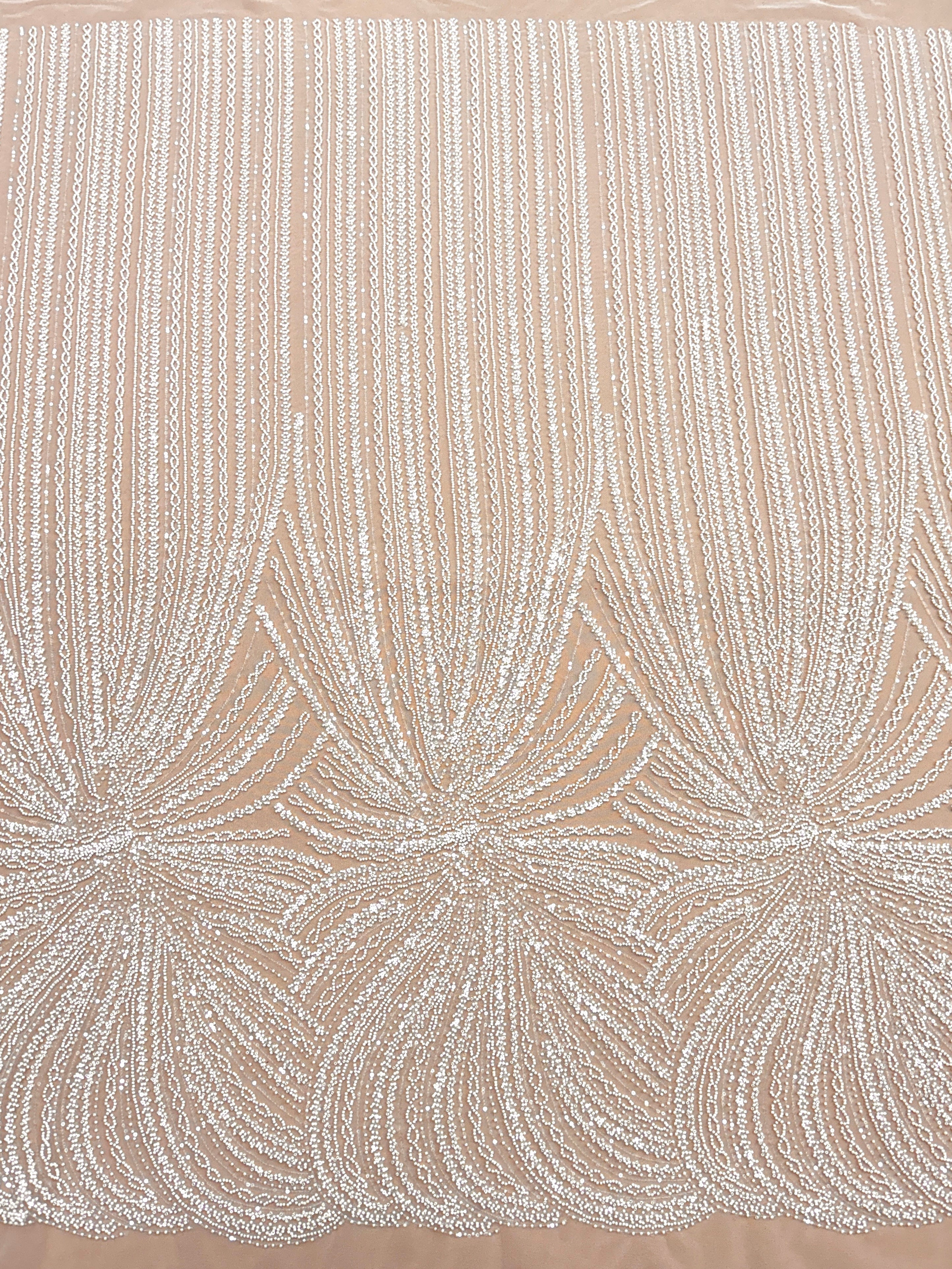 Csipke Couture Ivory lineáris mintával, gyöngyökkel és flitterekkel