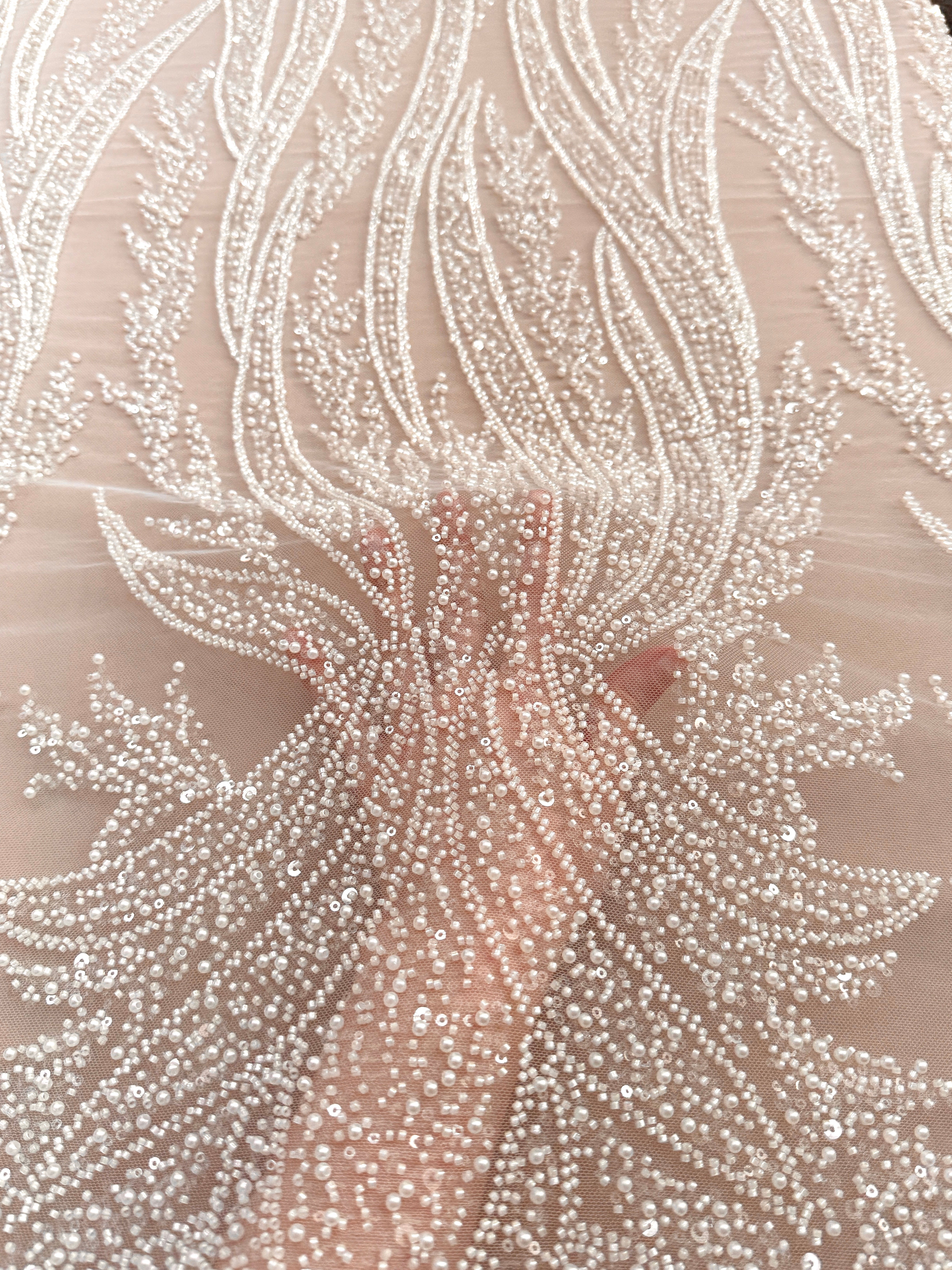 Dantela Couture Ivory cu Panou, cu Perle, Margele si Paiete