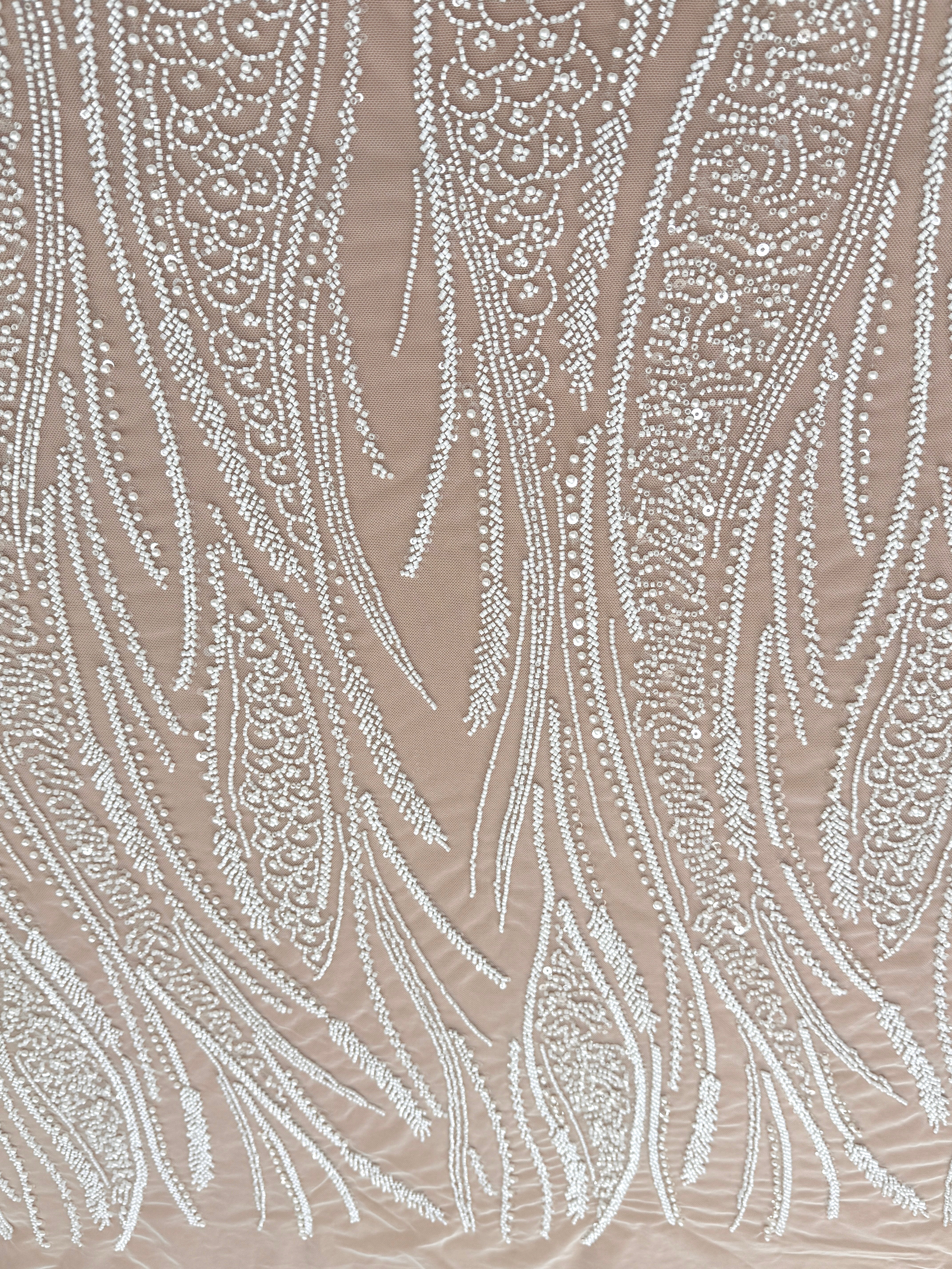 Csipke Couture Ivory panellel, gyöngyökkel, gyöngyöcskékkel és flitterekkel