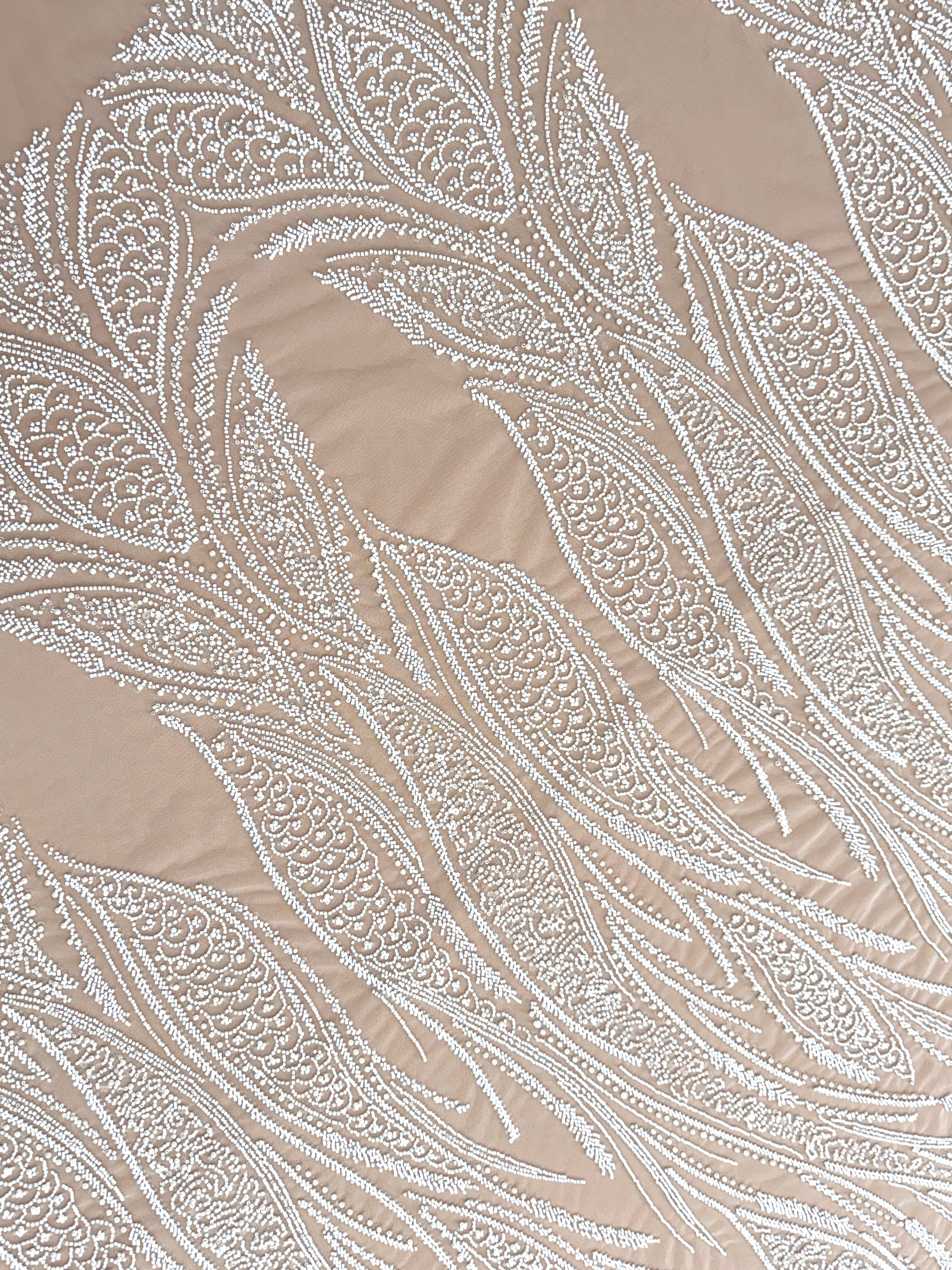 Csipke Couture Ivory panellel, gyöngyökkel, gyöngyöcskékkel és flitterekkel