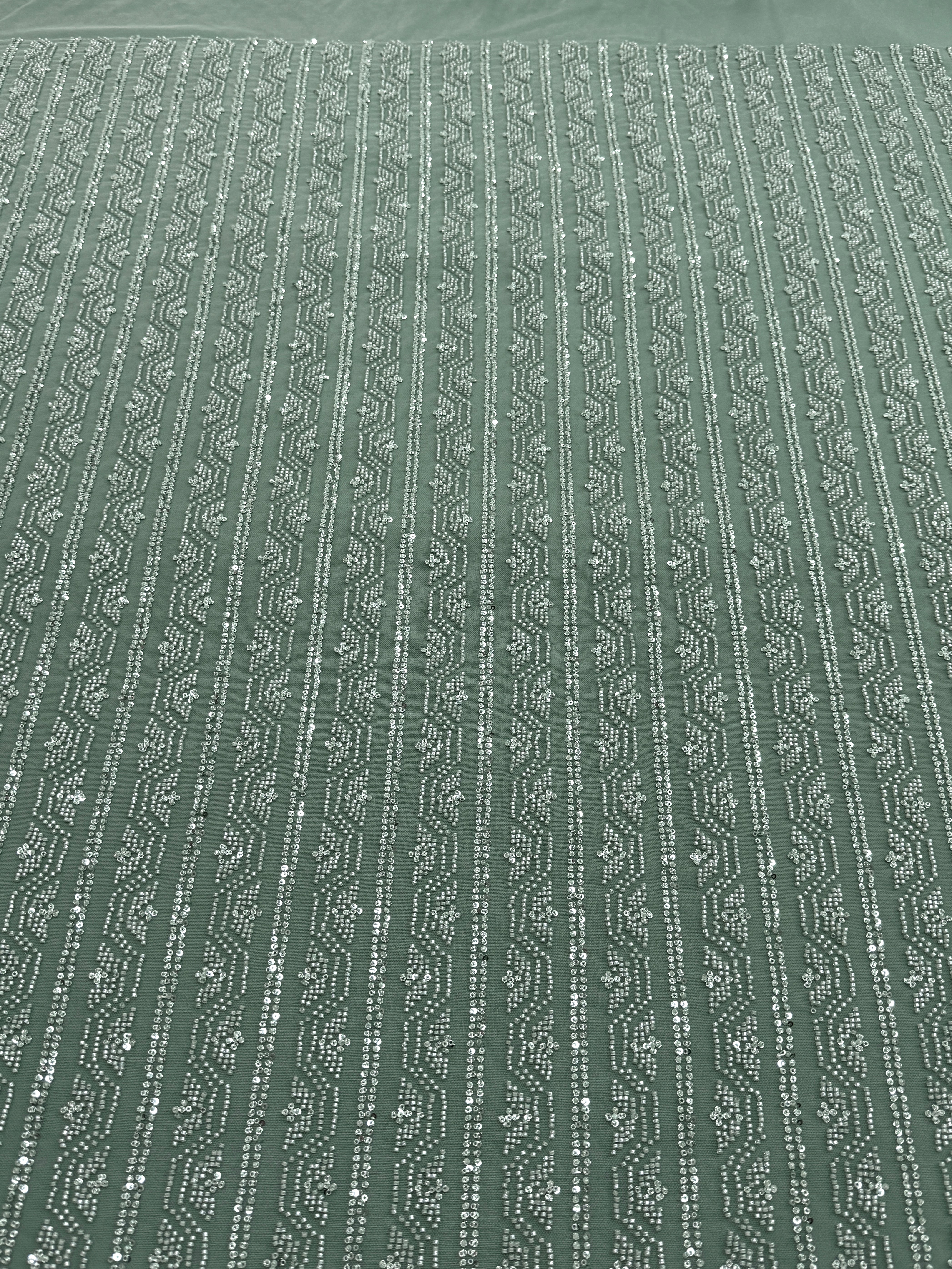 Dantela Couture Verde Prafuit cu Model Geometric, cu Margele