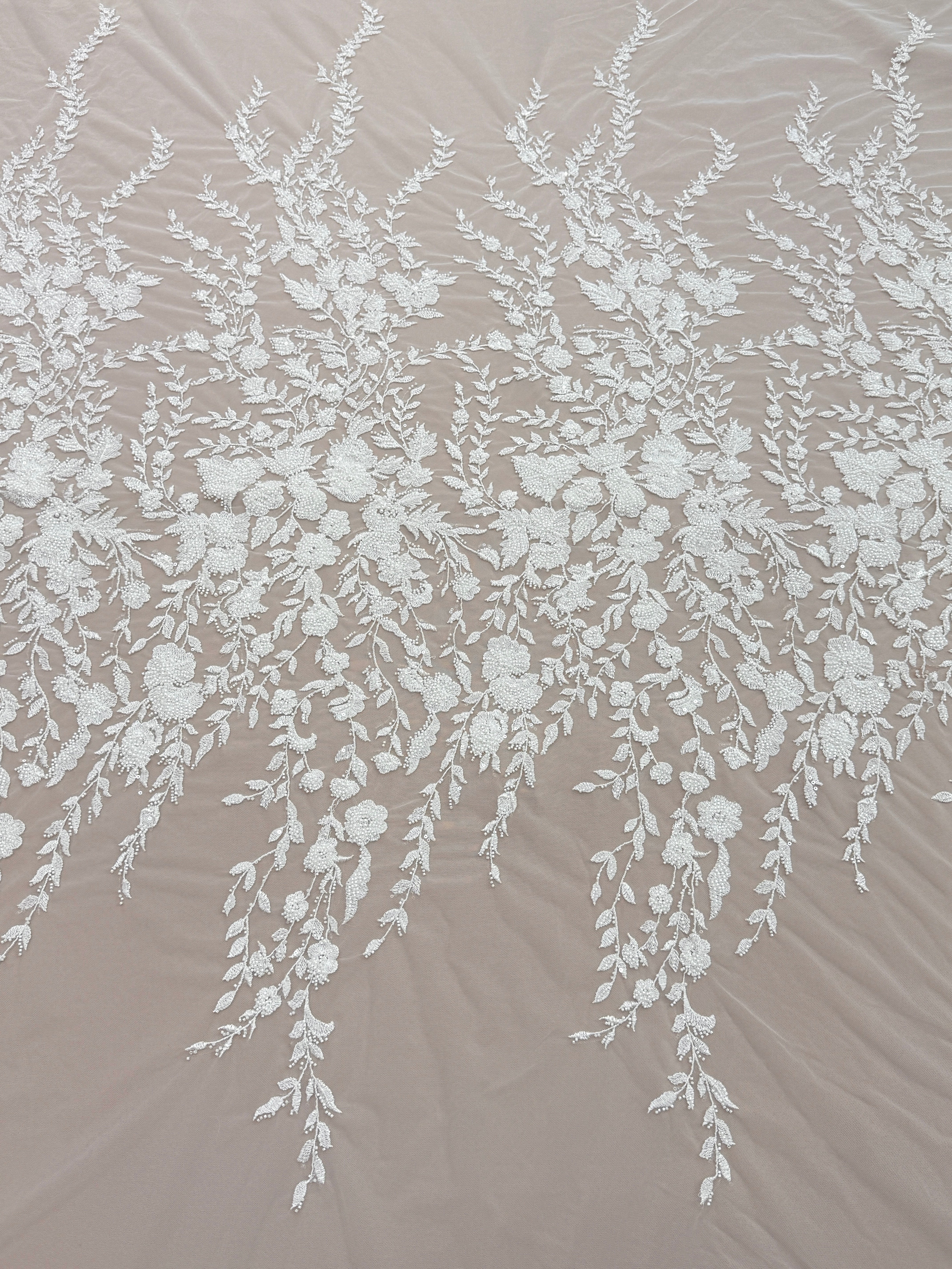 Dantela Couture Ivory cu Model Floral, cu Perle, Margele si Paiete