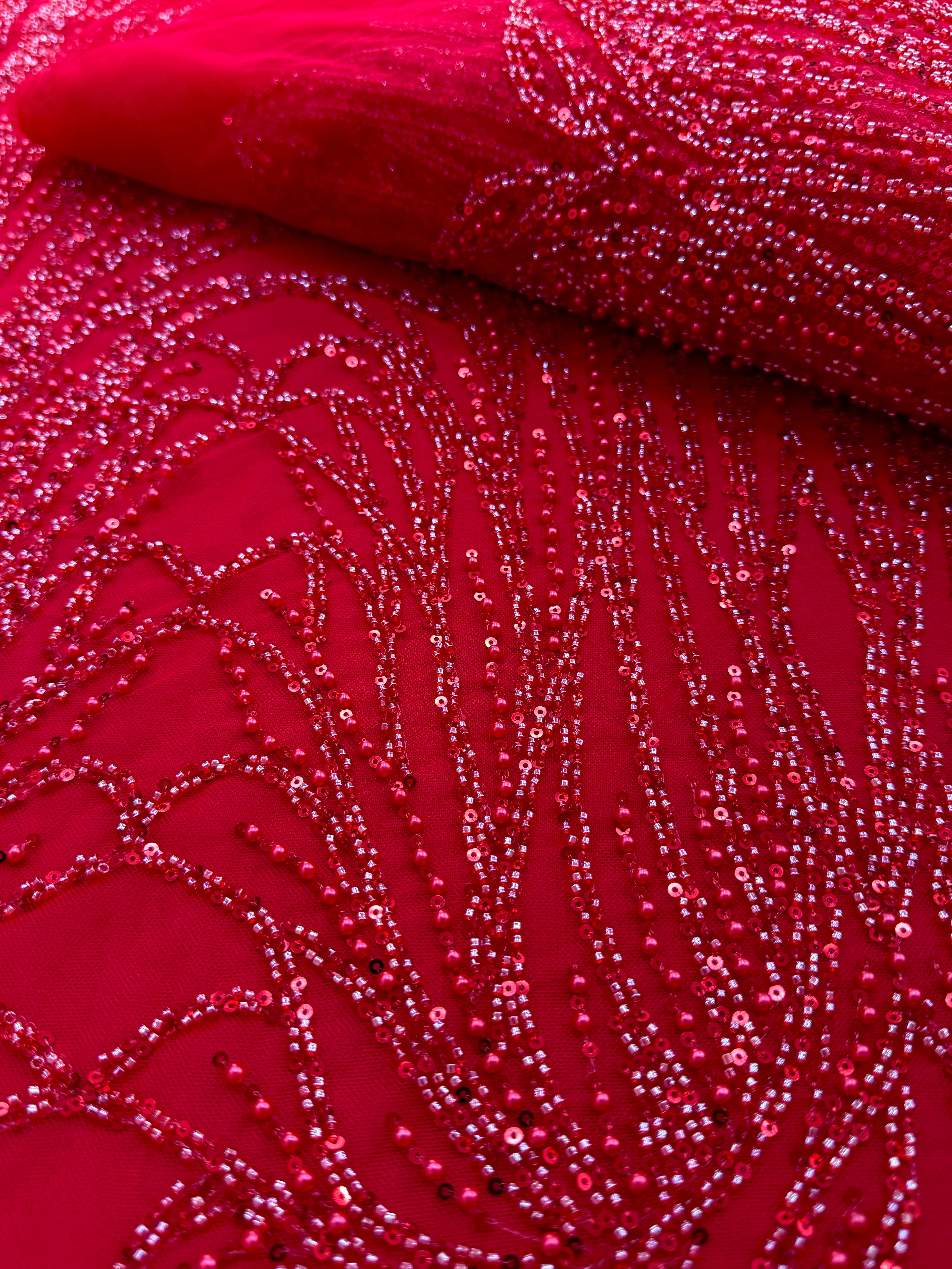 Dantela Couture Rosie cu Model Liniar, cu Margele si Paiete