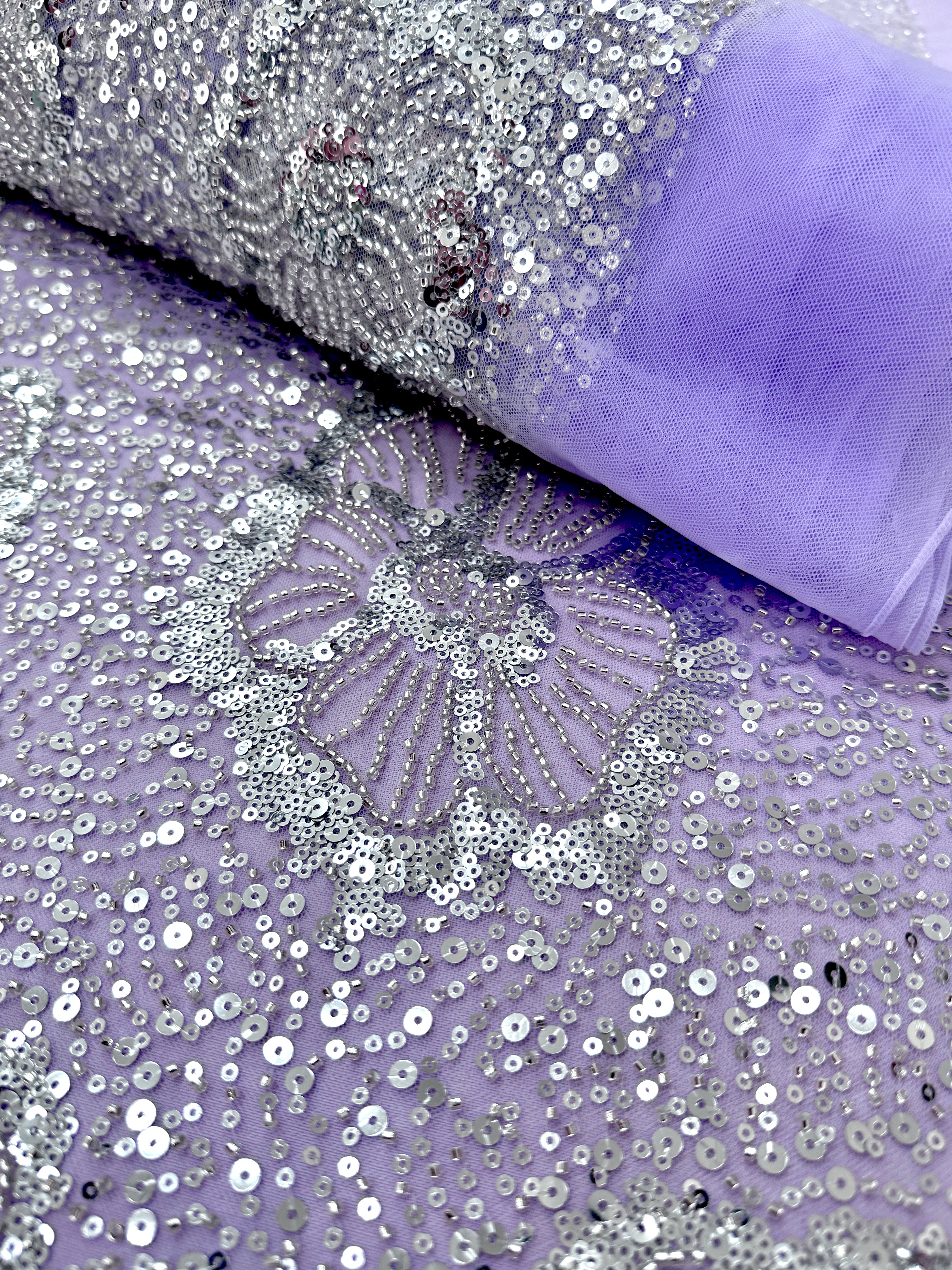 Dantela Couture Argintie pe Tulle Lavanda cu Model Floral, cu Margele si Paiete