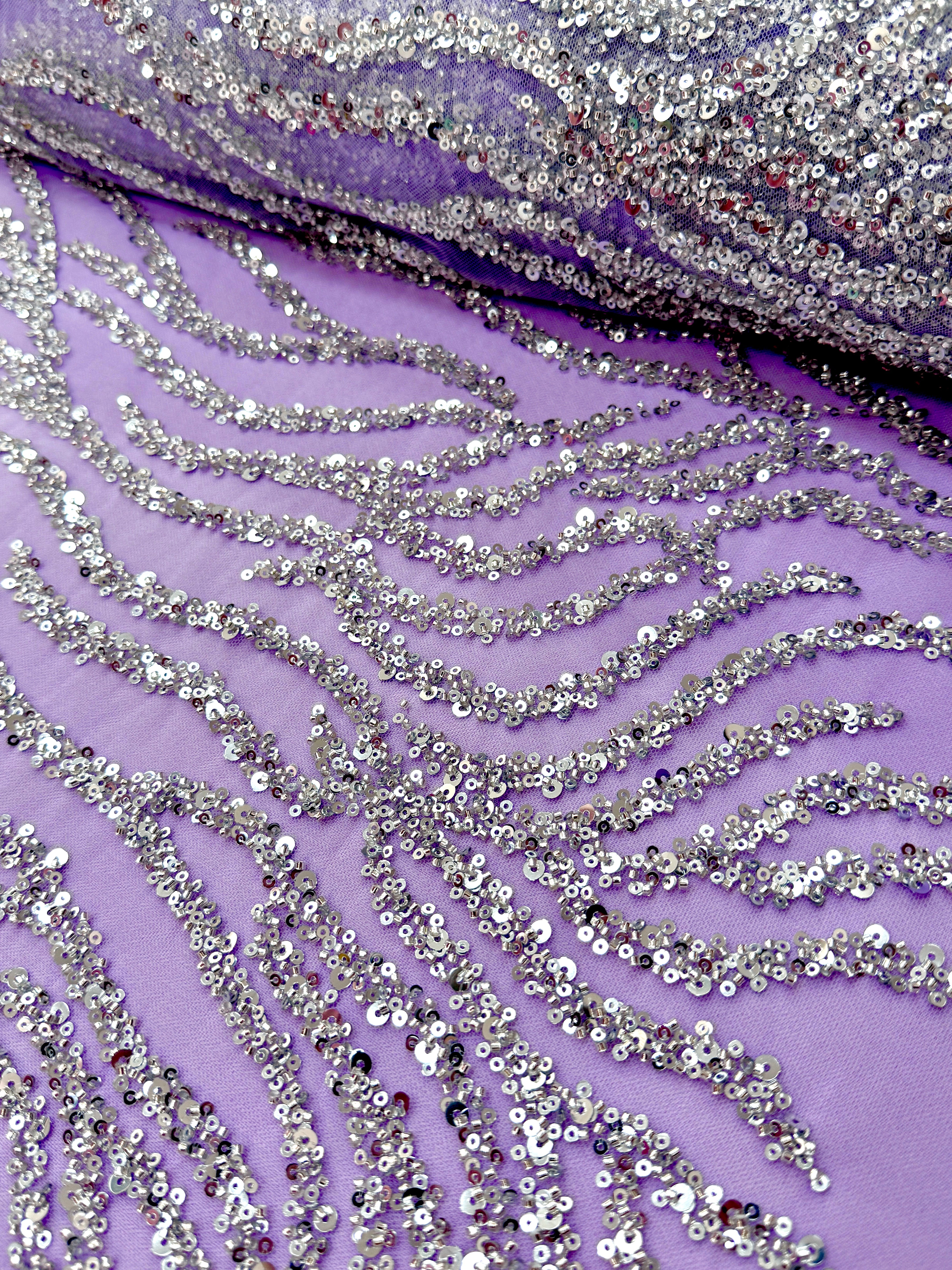 Dantela Couture Argintie pe Tulle Lavanda cu Siraguri, cu Margele si Paiete