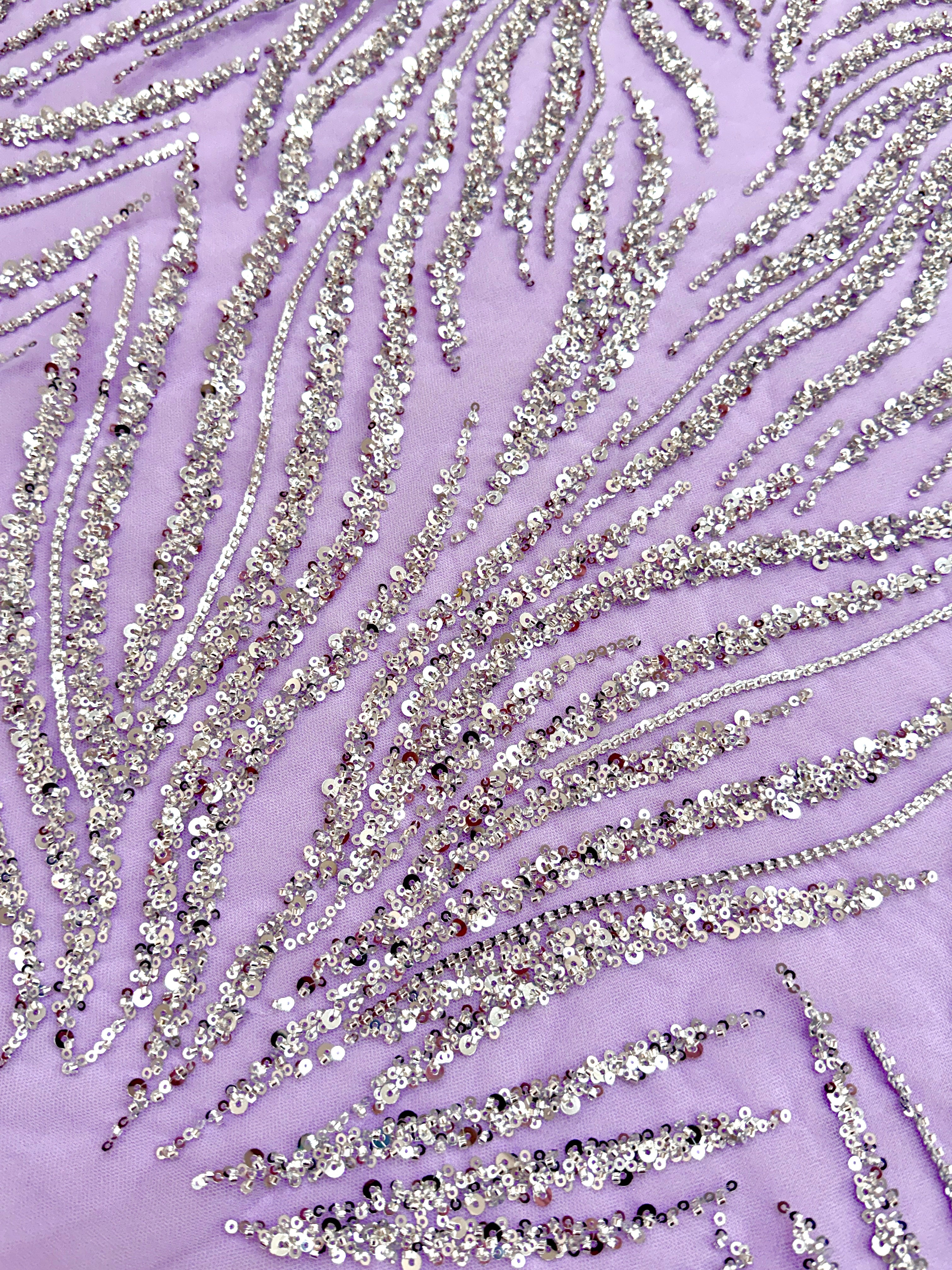 Dantela Couture Argintie pe Tulle Lavanda cu Siraguri, cu Margele si Paiete