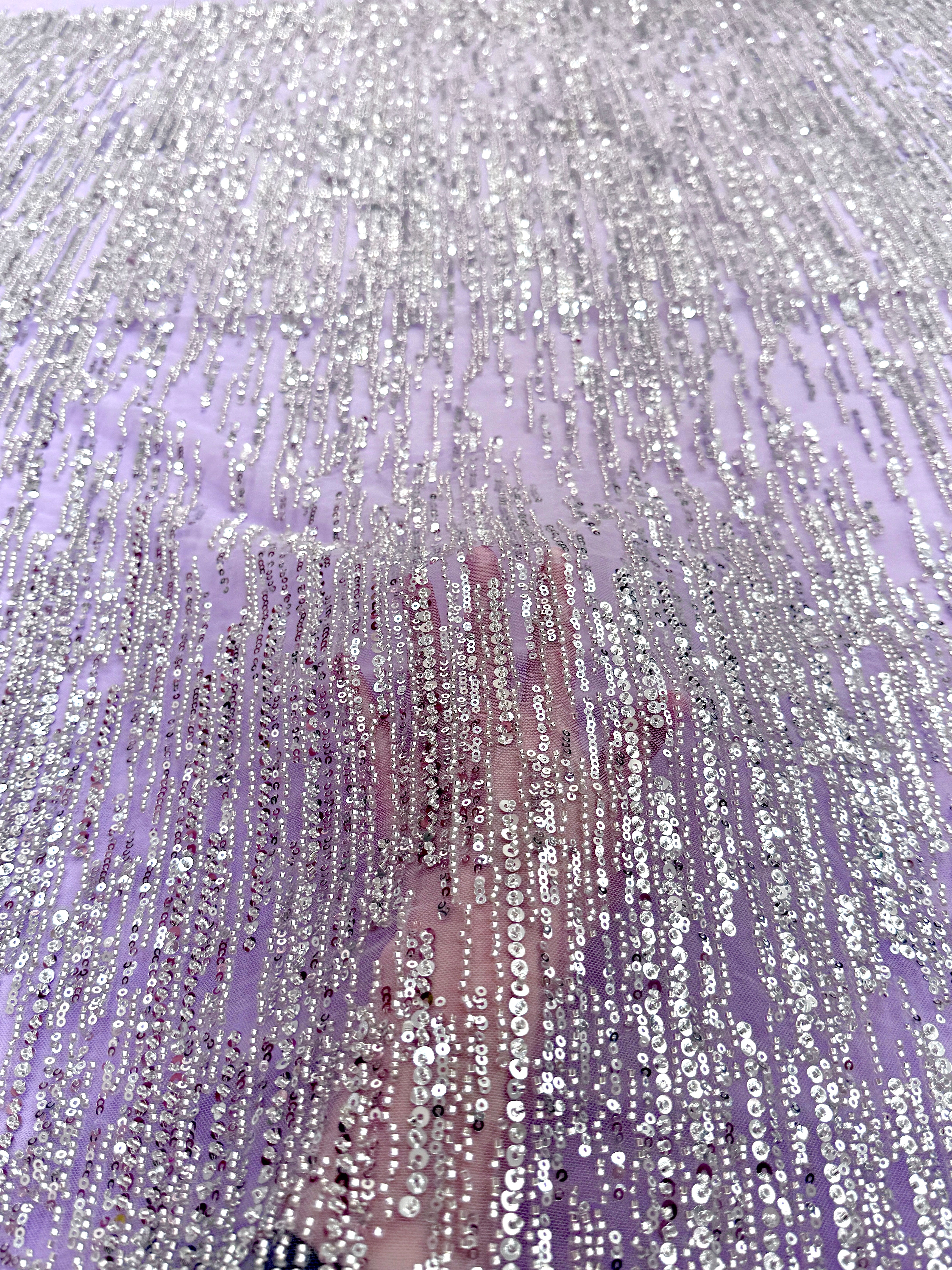 Dantela Couture Argintie pe Tulle Lavanda cu Model Liniar, cu Margele si Paiete