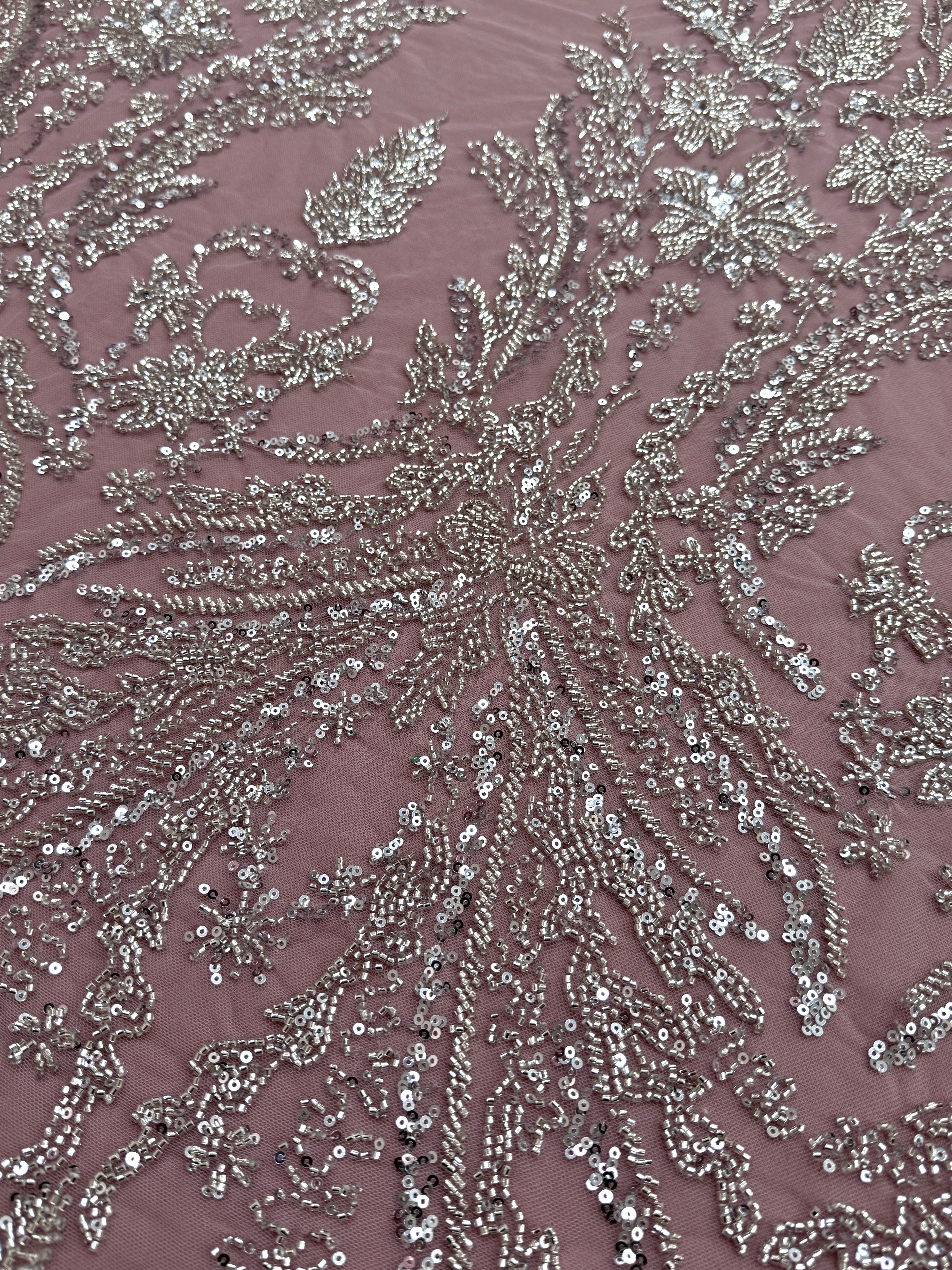 Dantela Couture Argintie pe Tulle Roz cu Model Floral, cu Margele si Paiete