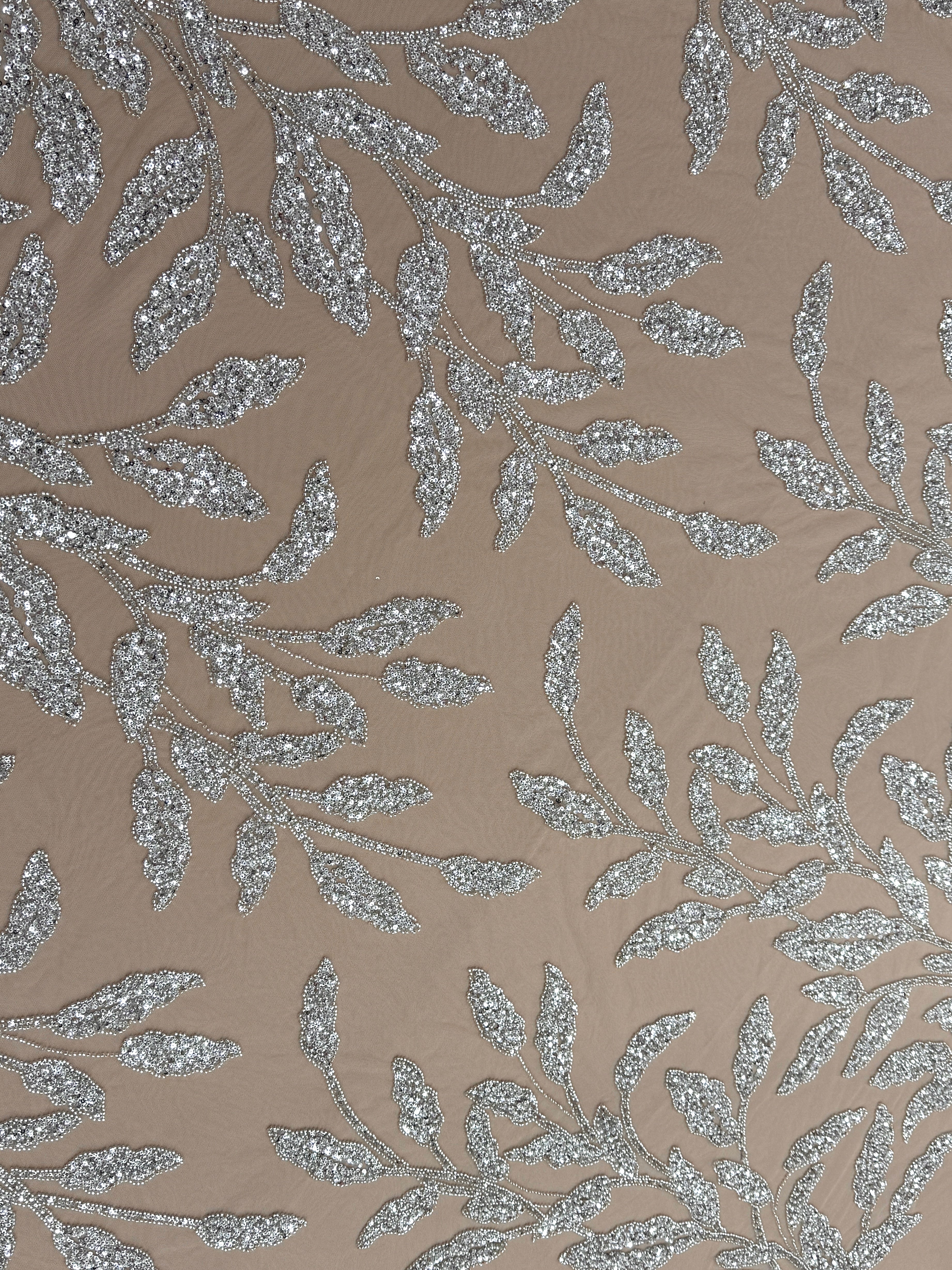 Dantela Couture Argintie pe Tulle Nude cu Model Floral, Margele si Paiete