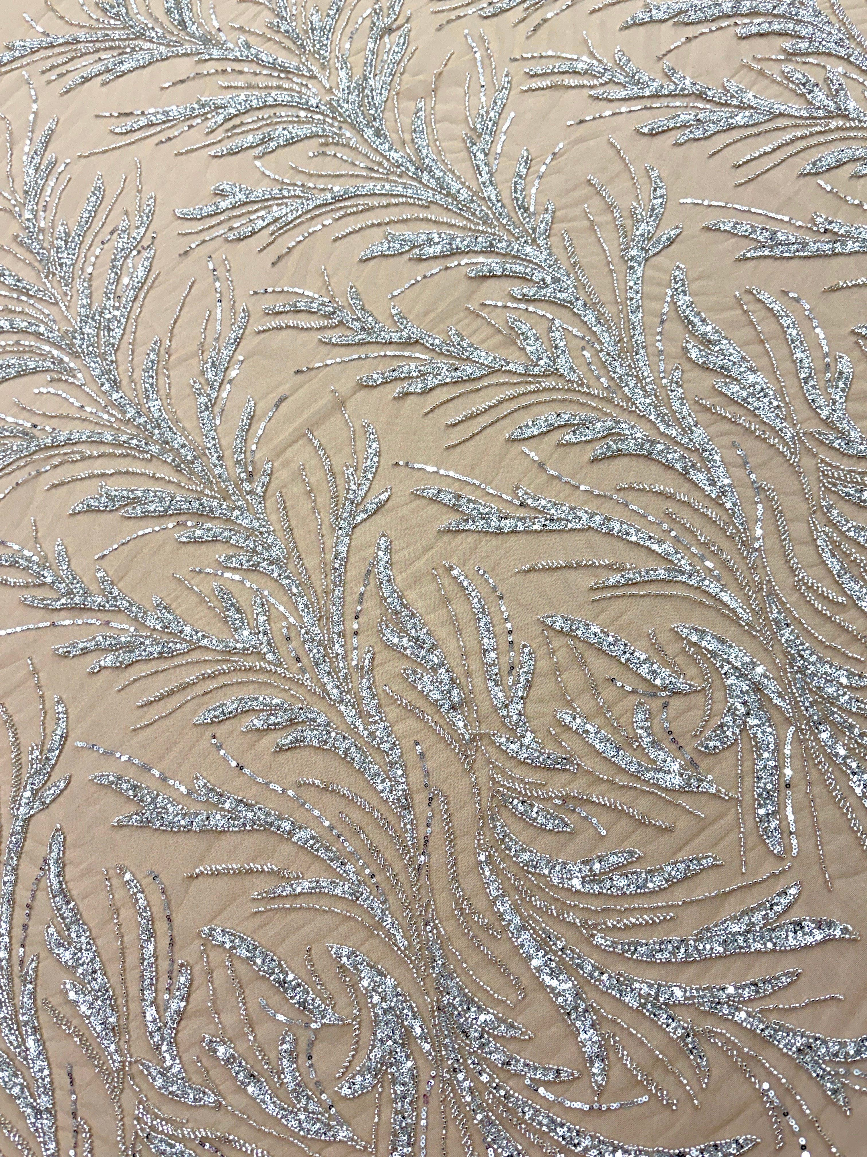 Dantela Couture Argintie pe Tulle Nude, cu Margele si Paiete