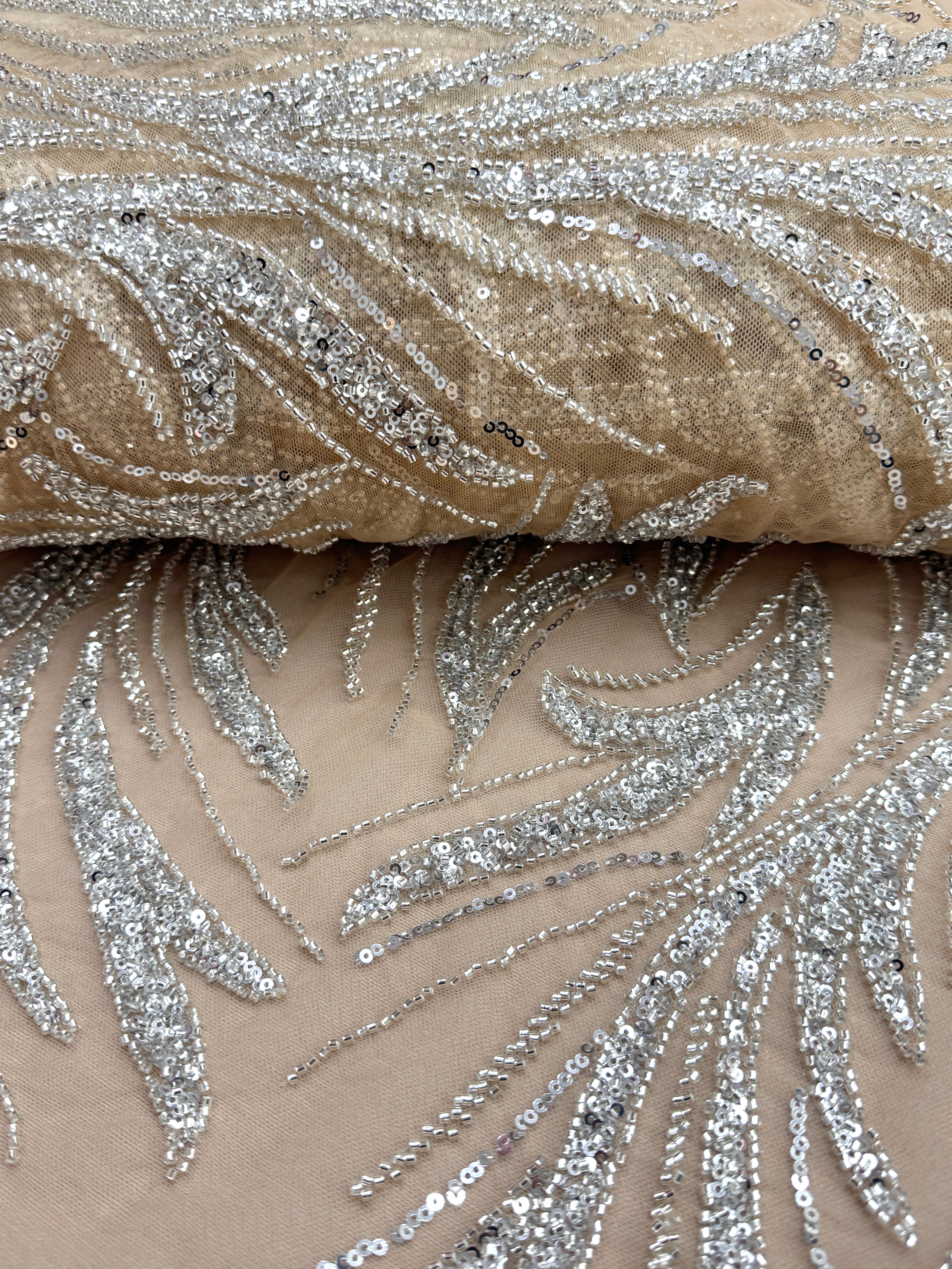 Dantela Couture Argintie pe Tulle Nude, cu Margele si Paiete