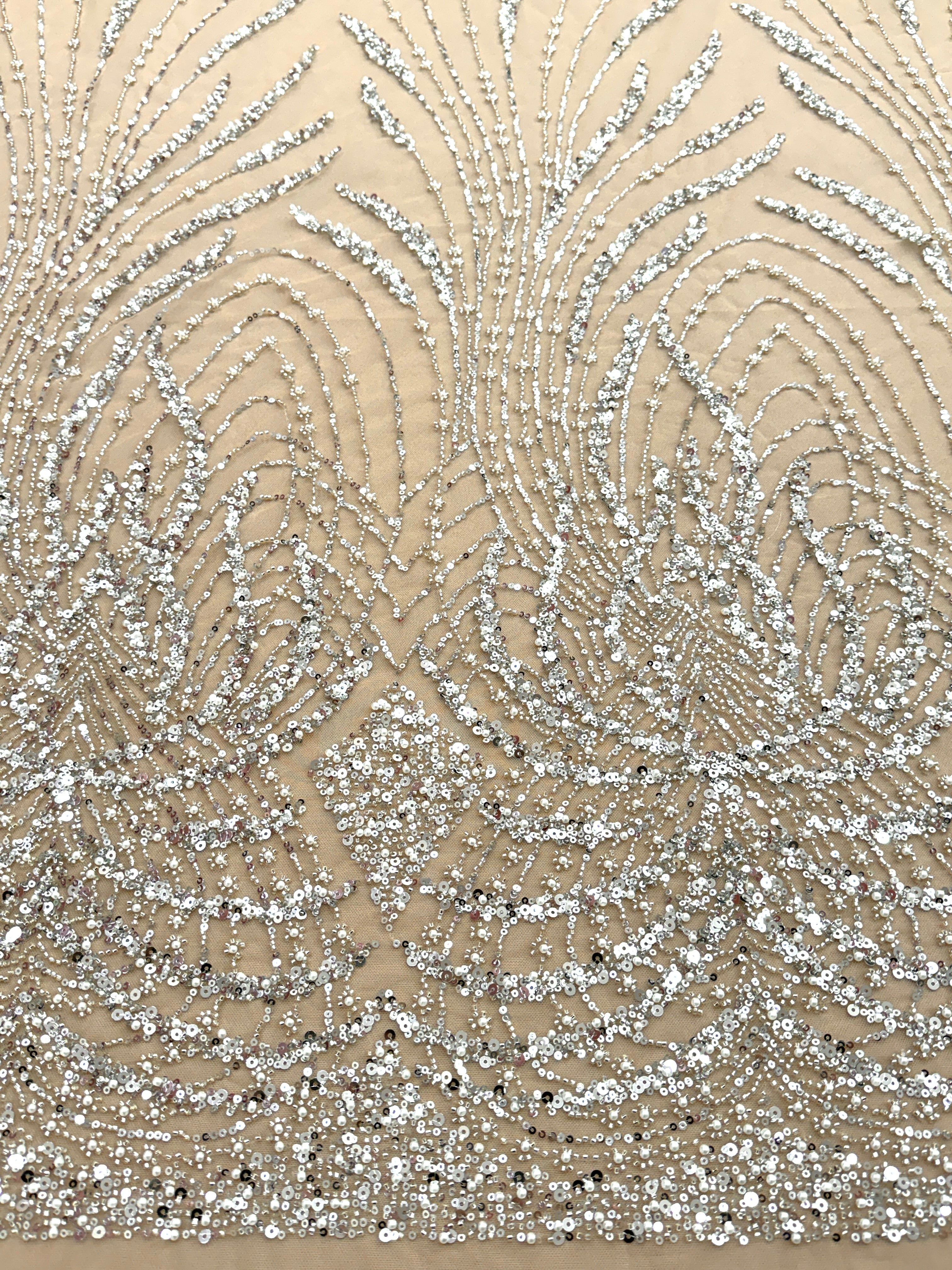 Dantela Couture Argintie pe Tulle Nude cu Panou, cu Perle, Margele si Paiete