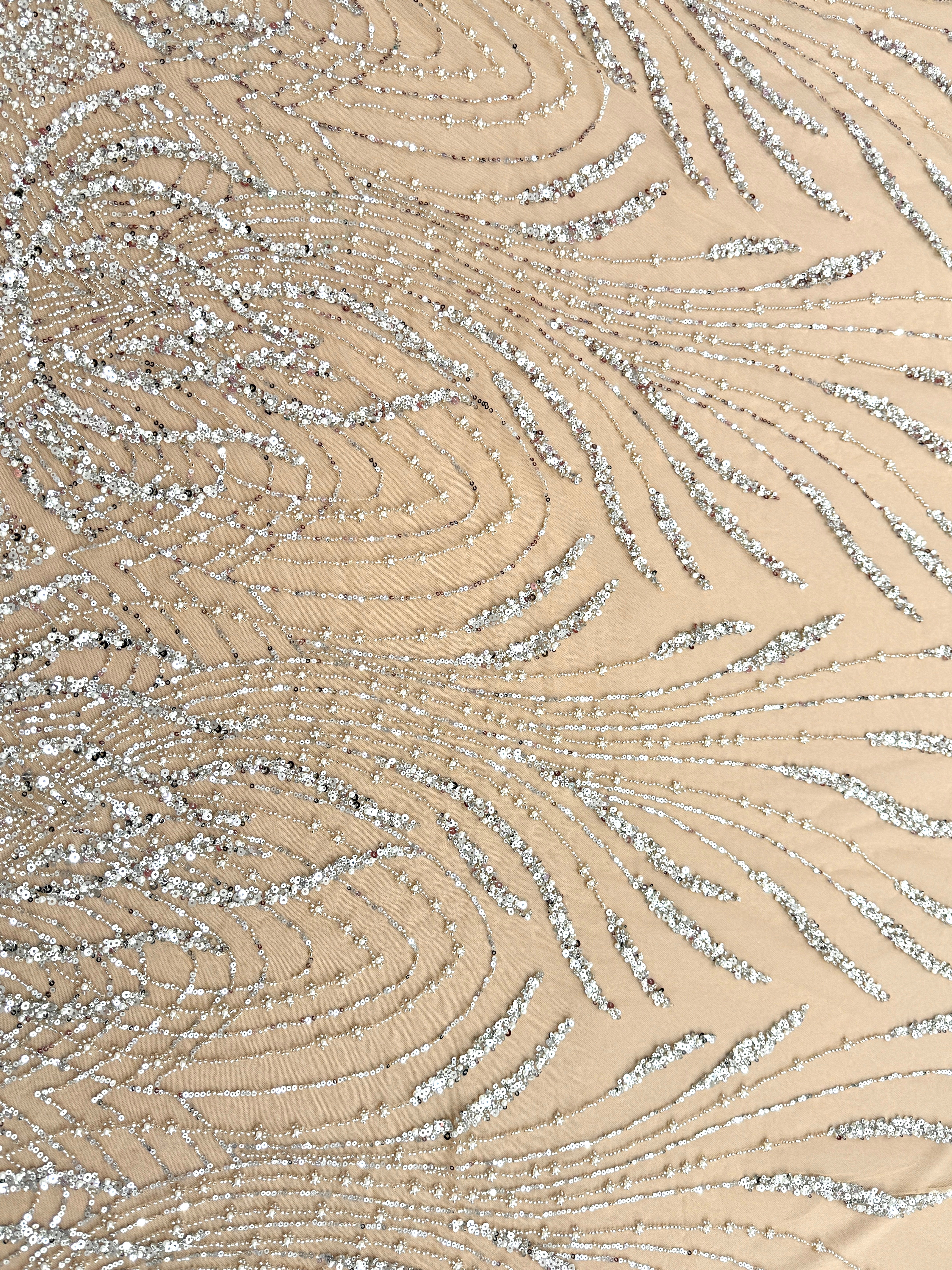Dantela Couture Argintie pe Tulle Nude cu Panou, cu Perle, Margele si Paiete