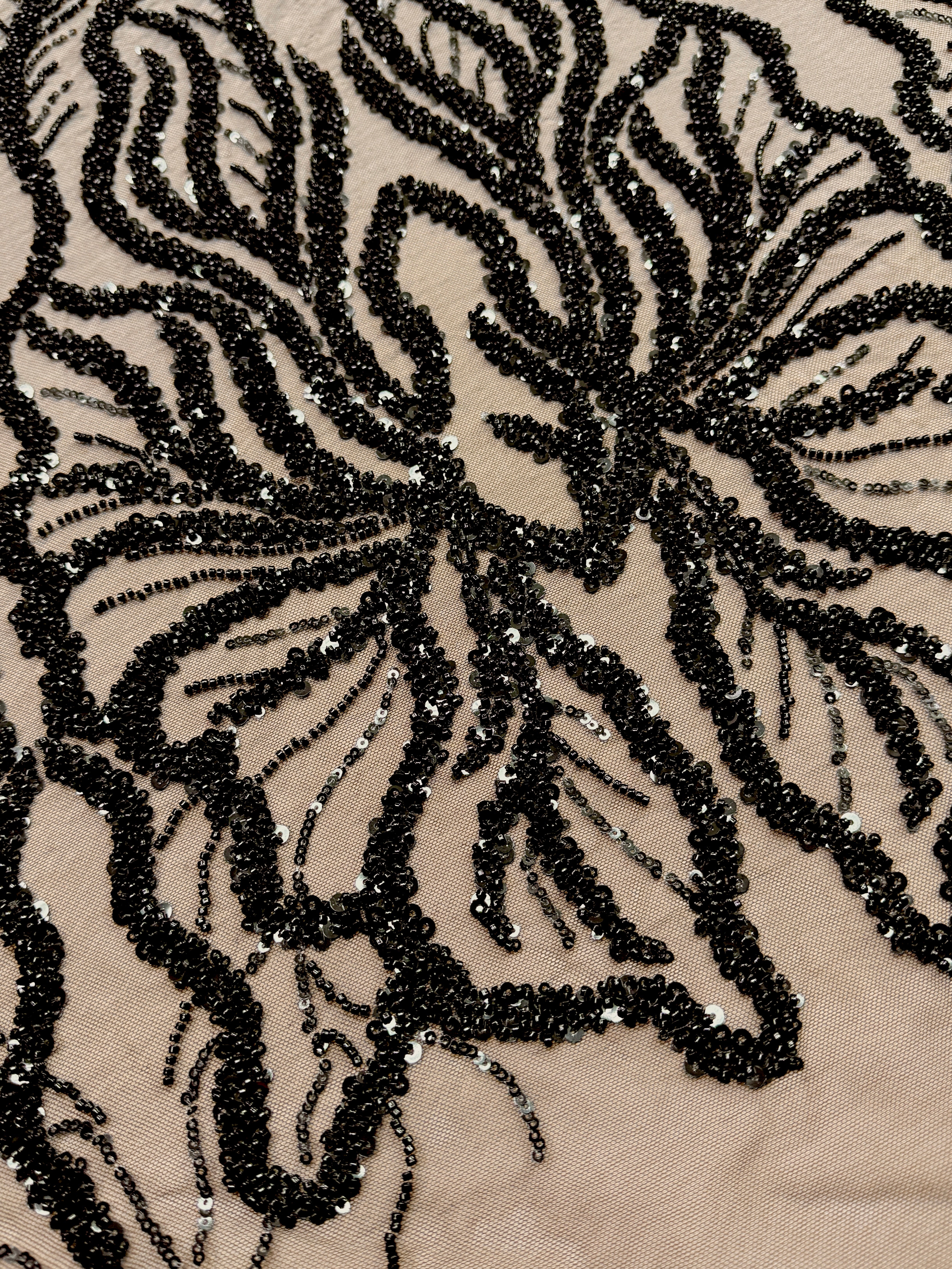 Dantela Couture Neagra cu Panou, cu Margele si Paiete