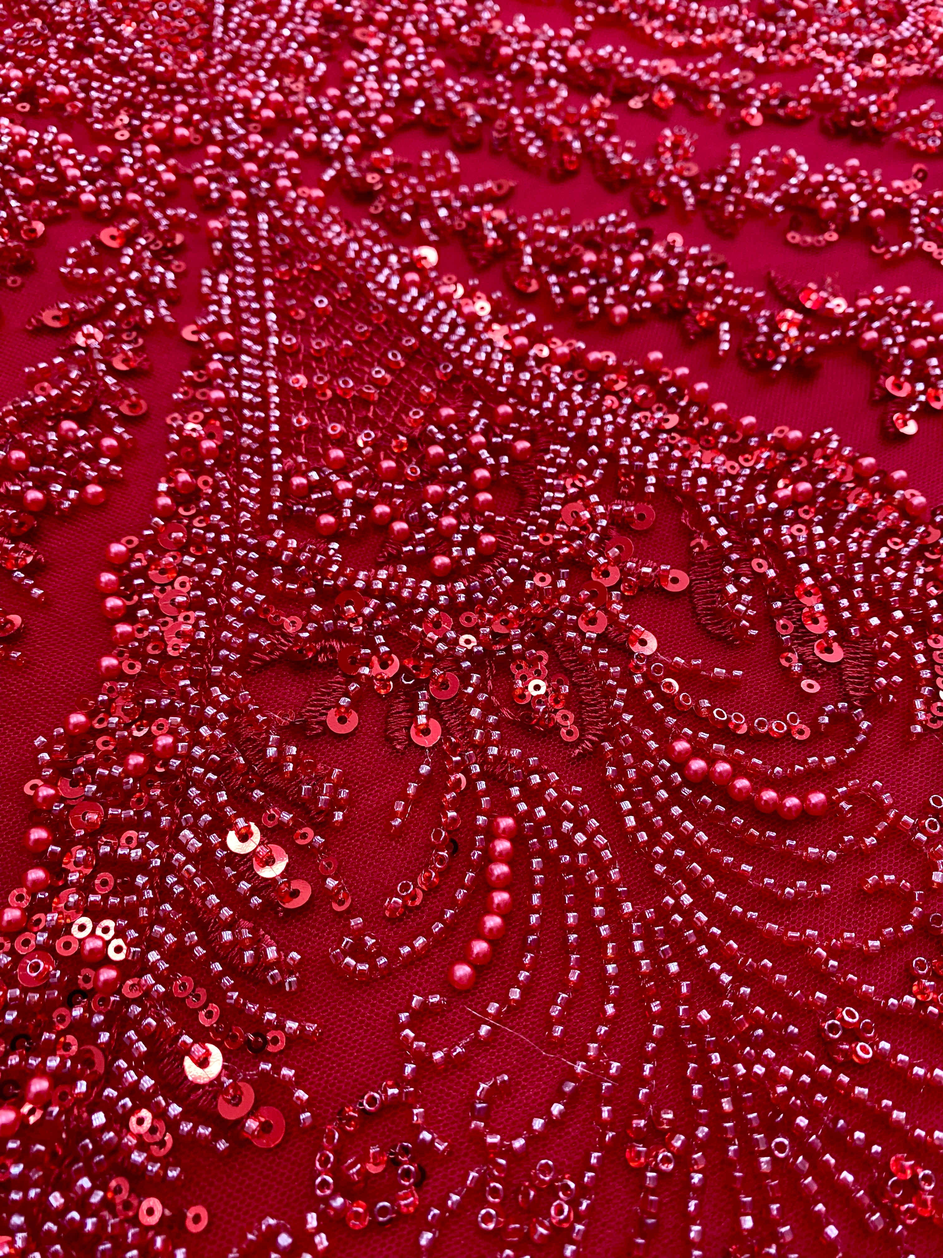 Dantela Couture Rosie cu Model Geometric, cu Perle, Margele si Paiete