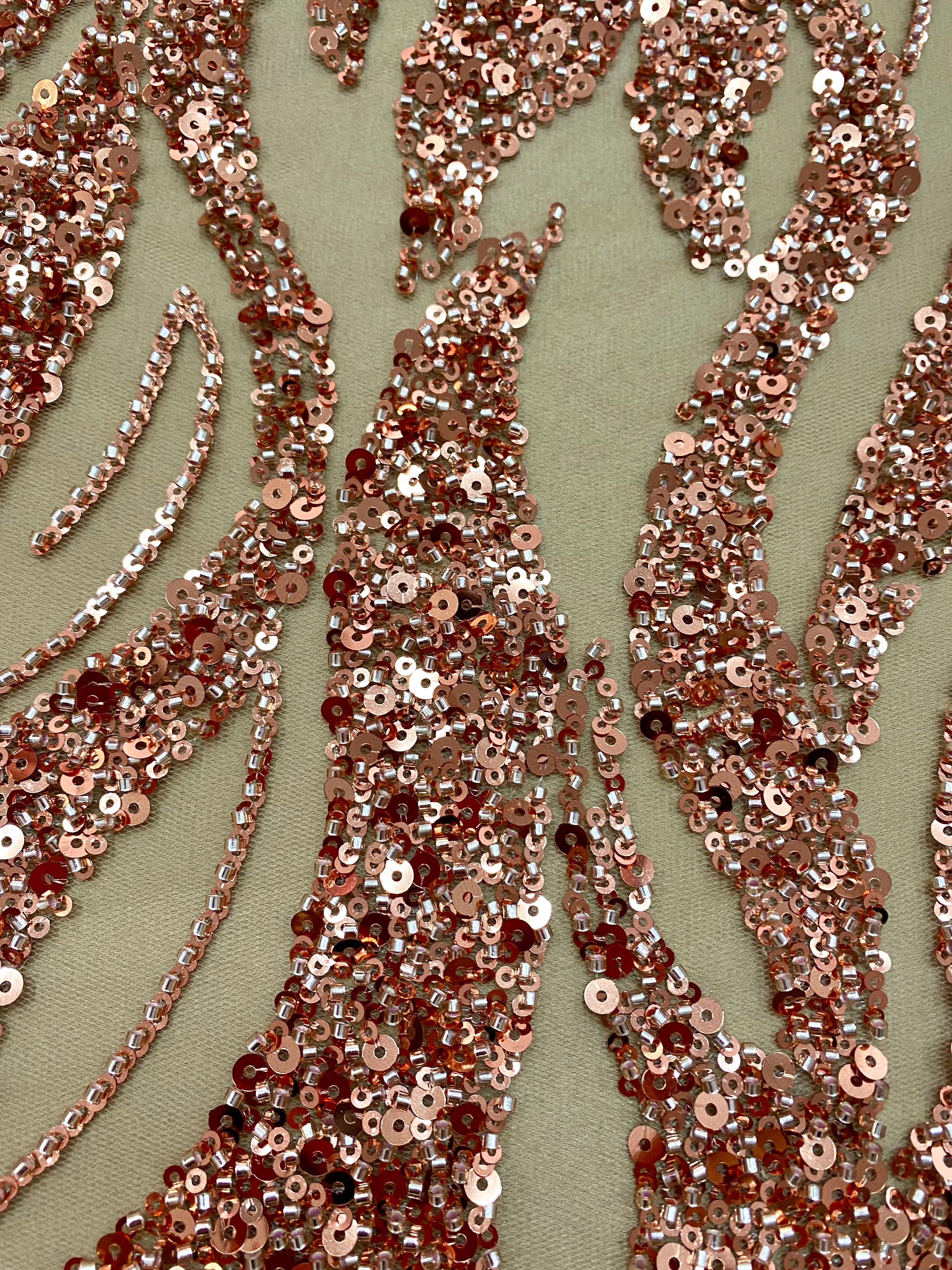 Dantela Couture Arany Rose gyöngyökkel és flitterekkel