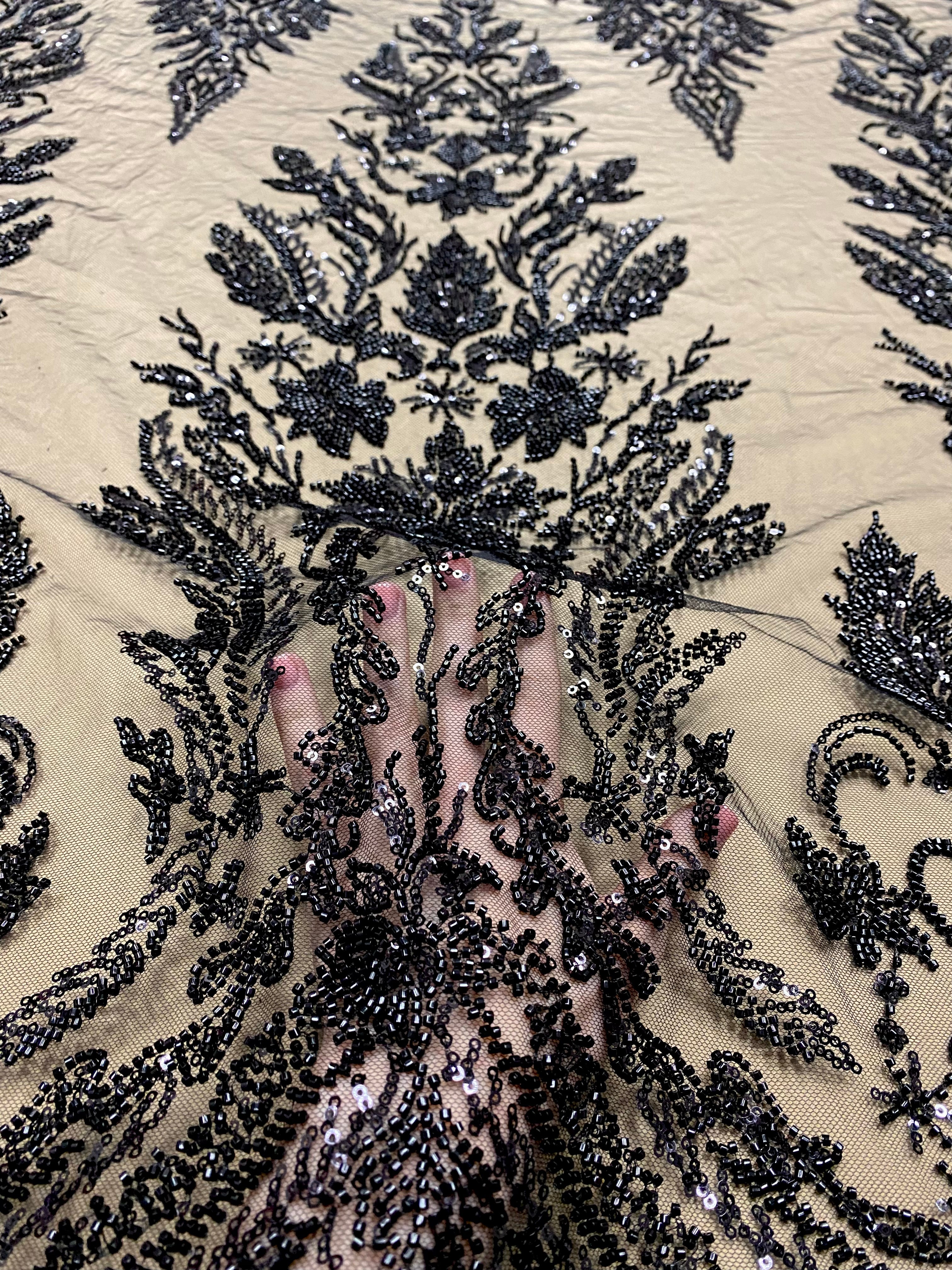 Dantela Couture Neagra cu Model Floral, cu Perle, Margele si Paiete