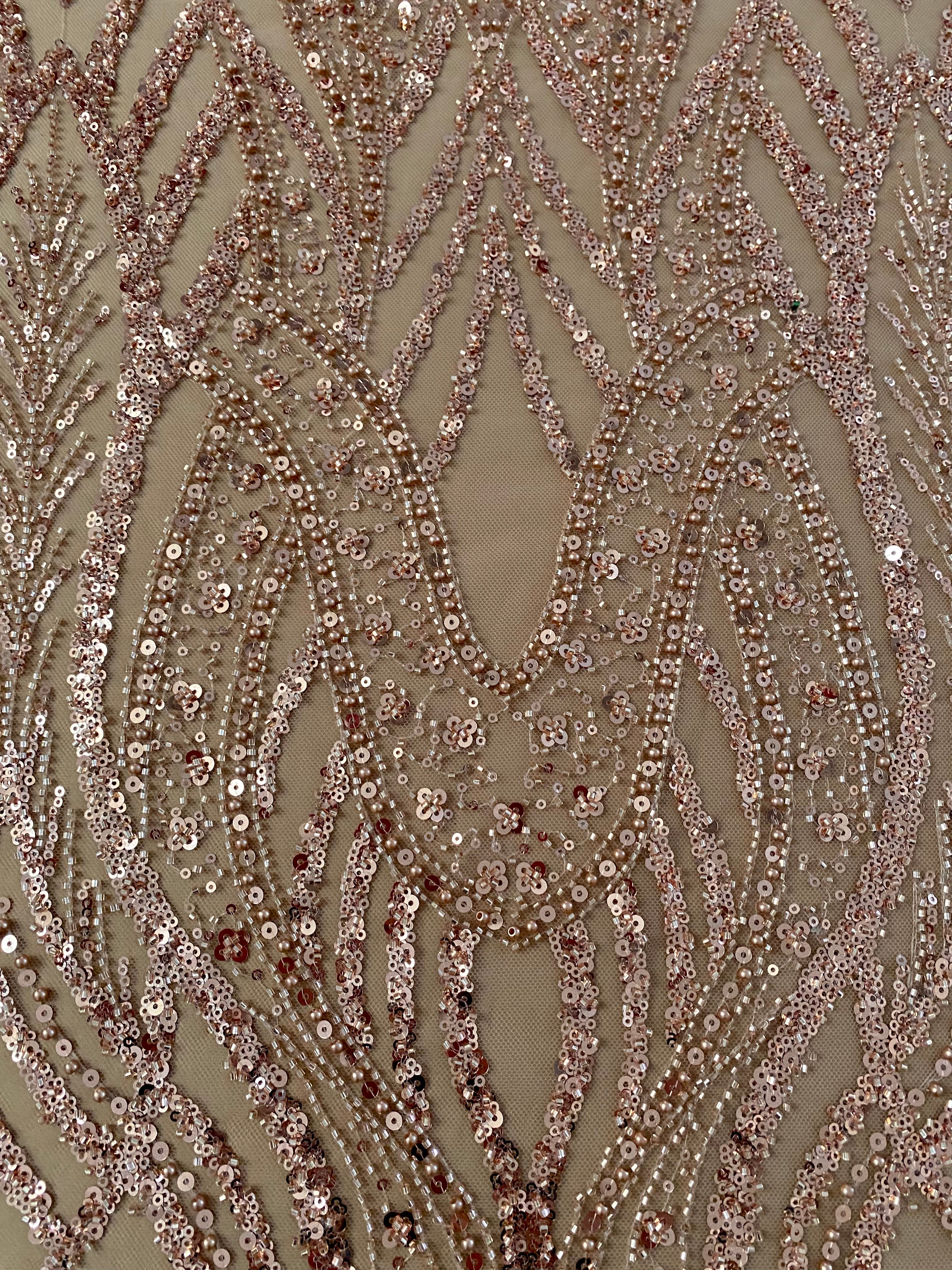 Dantela Couture Arany Rose Geometriai Mintával, Gyöngyökkel, Gyöngyöcskékkel és Flitterekkel