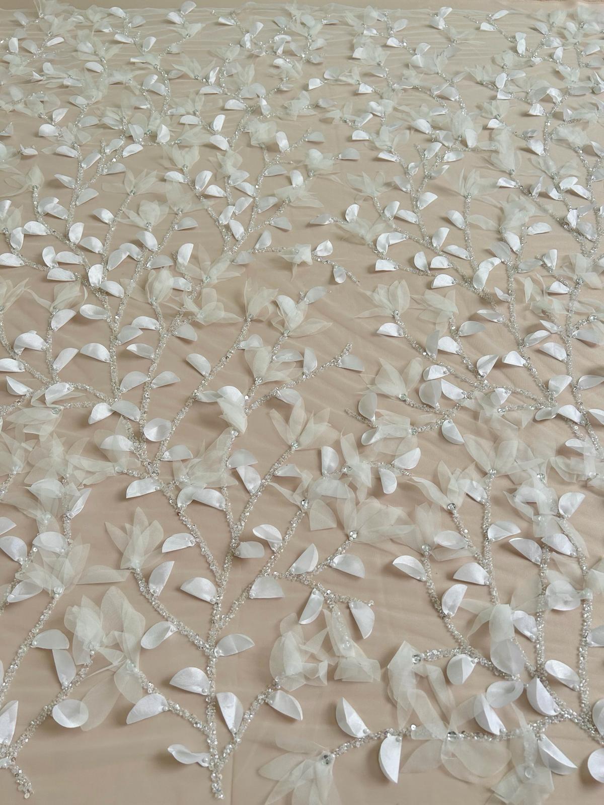 Ivory Haute Couture csipke 3D virágokkal