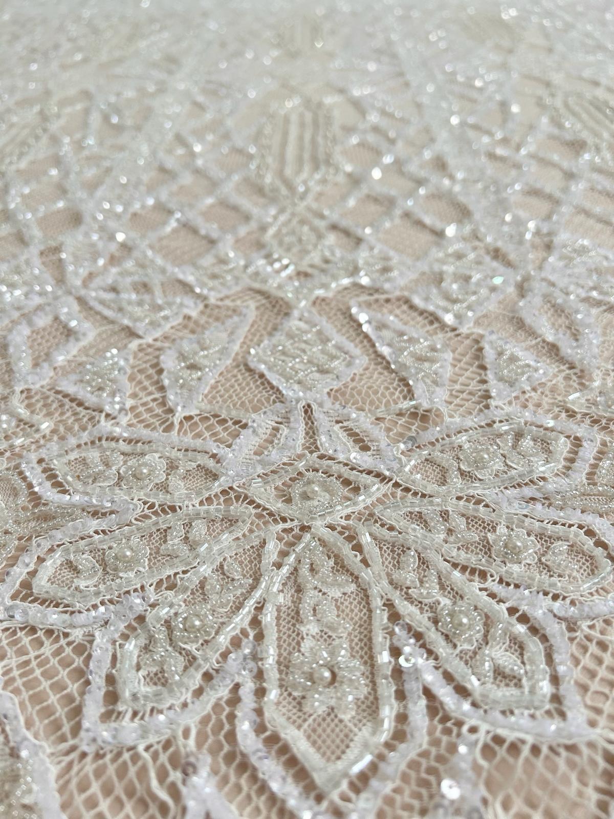 Ivory Haute Couture Chantilly típusú csipke