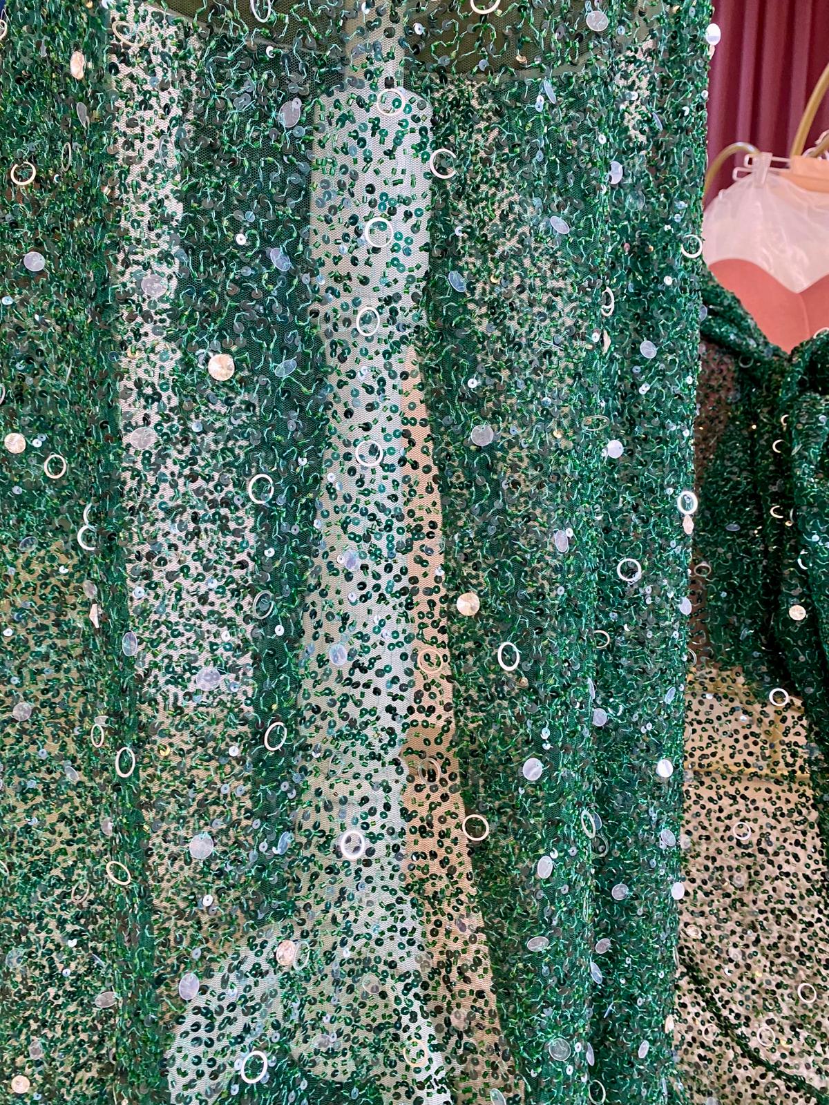 Smaragdzöld csipke Haute Couture