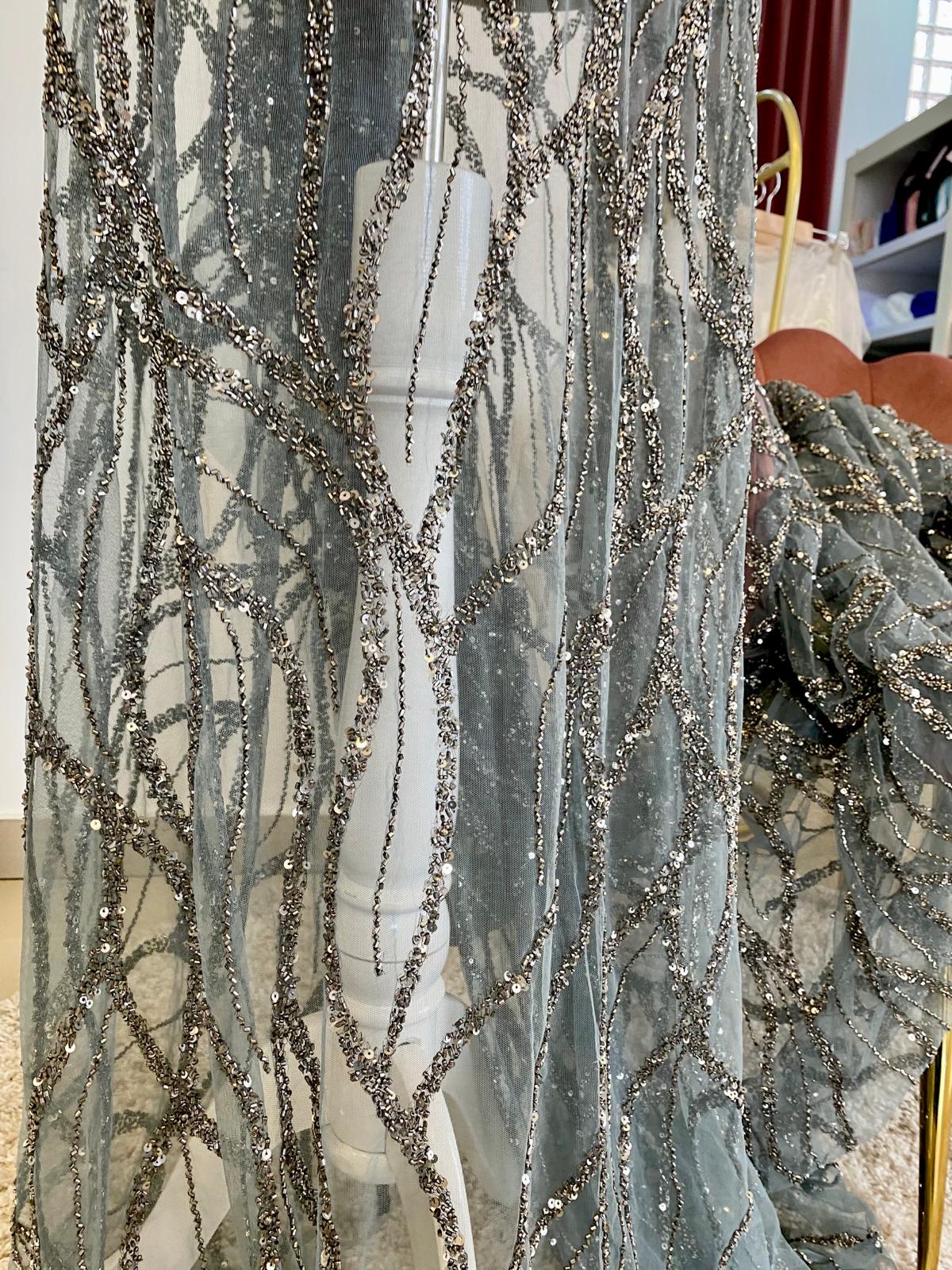 Dantela Gri Antracit Haute Couture cu Siraguri