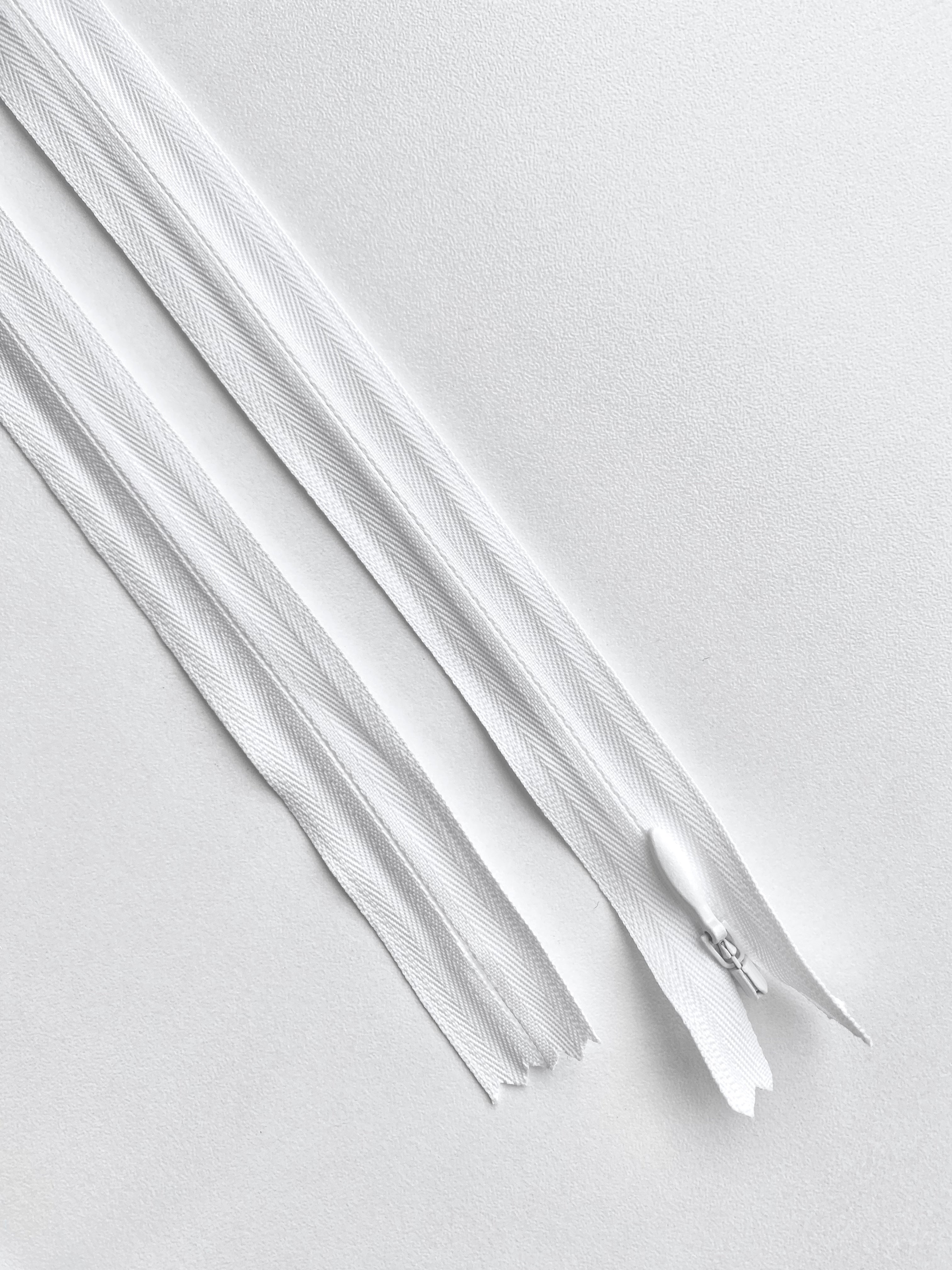 Premium White Hidden Zipper - 70 cm Length