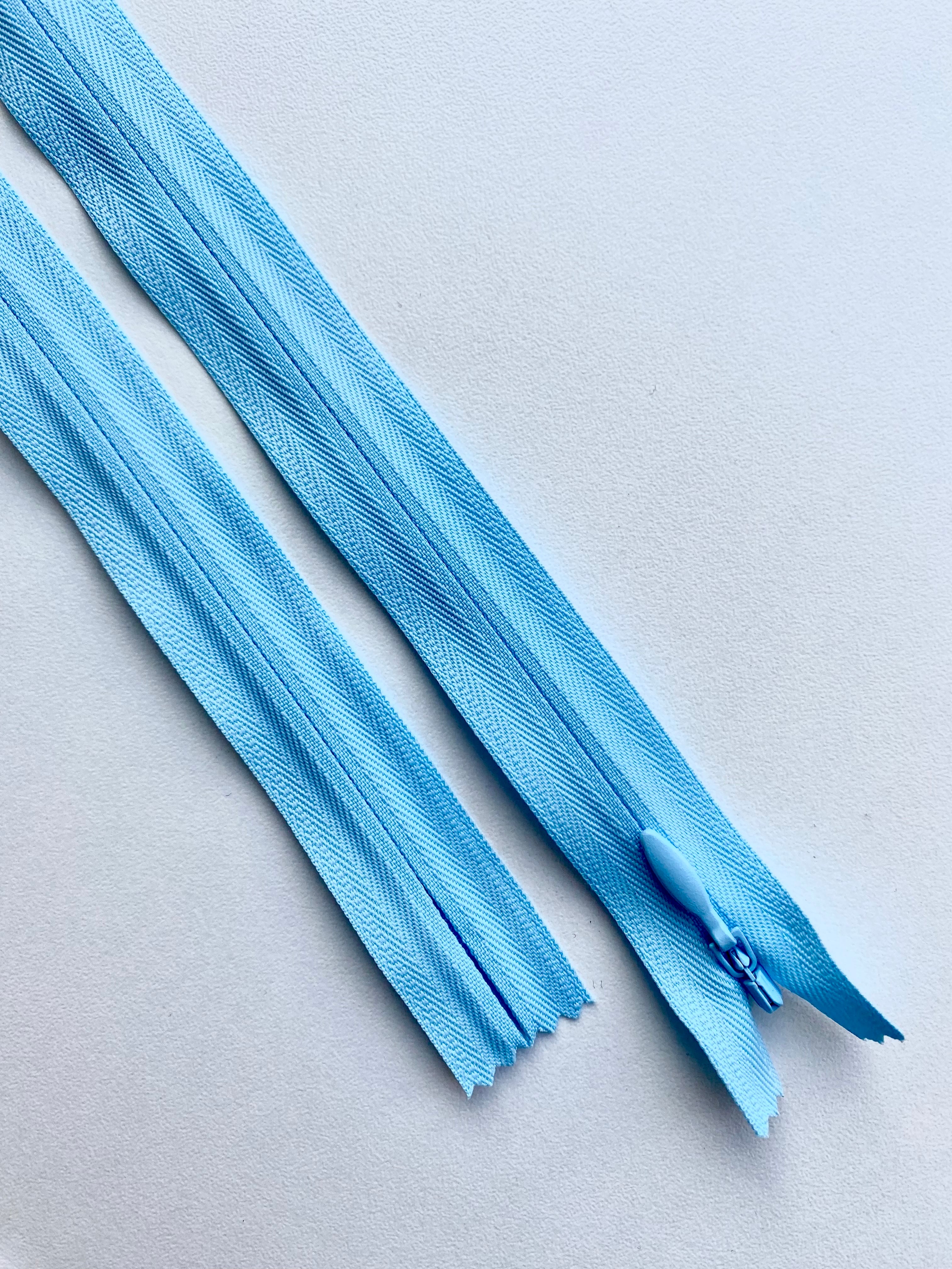 Premium Hidden Zipper Baby Blue - 70 cm Length