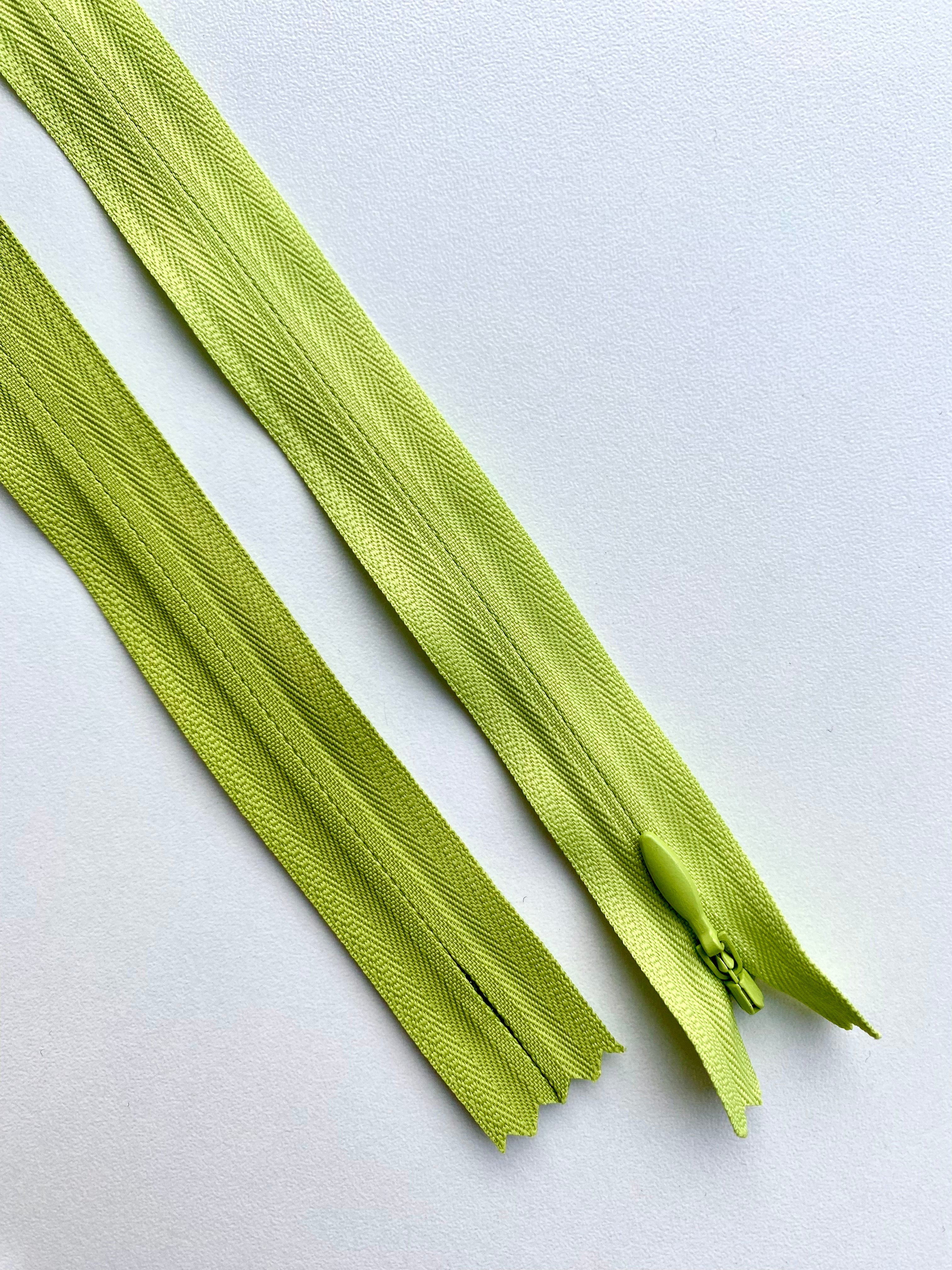 Premium Hidden Zipper Pistachio Open - 70 cm Length