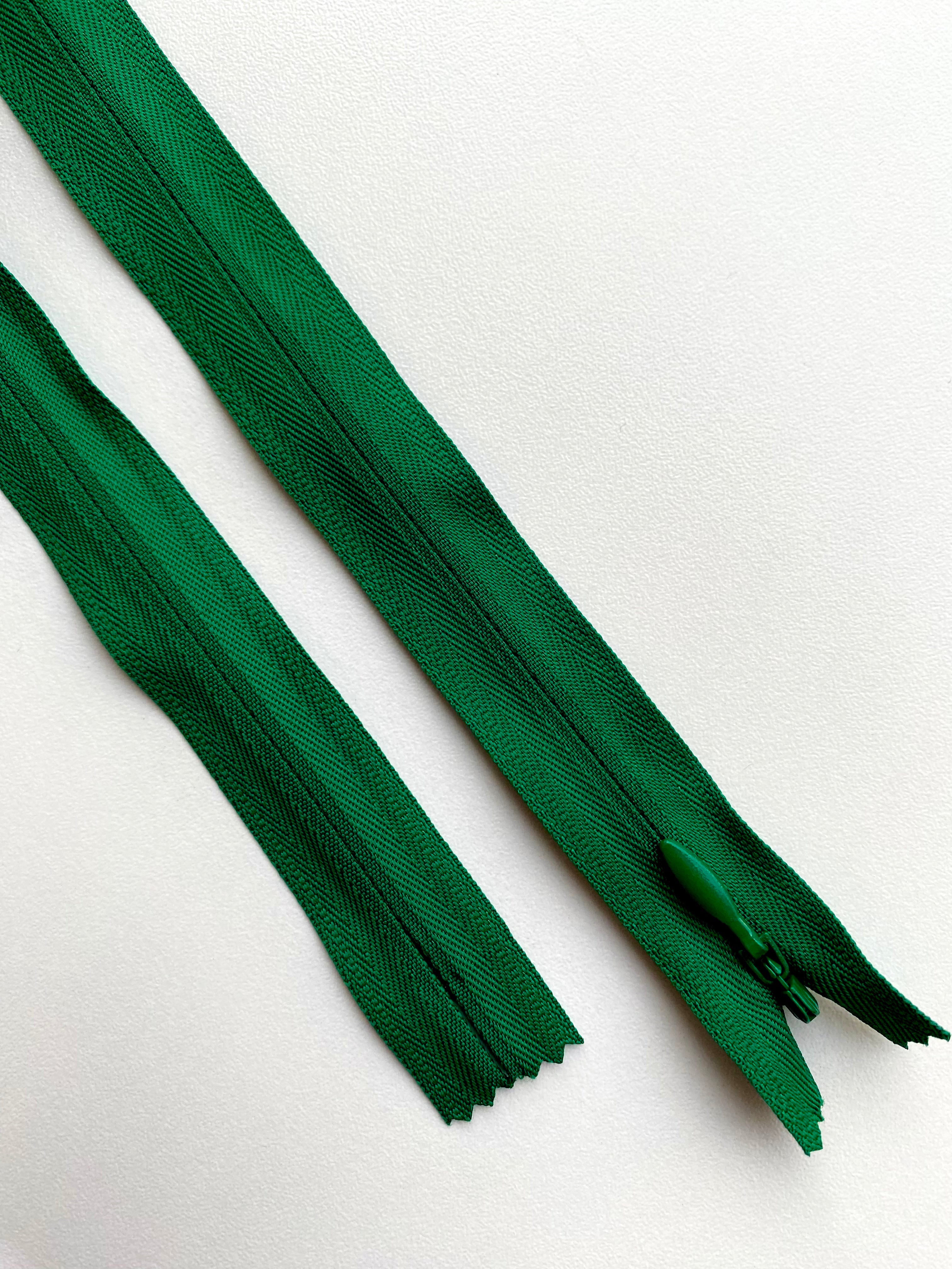 Emerald Green Premium Hidden Zipper - 70 cm Length
