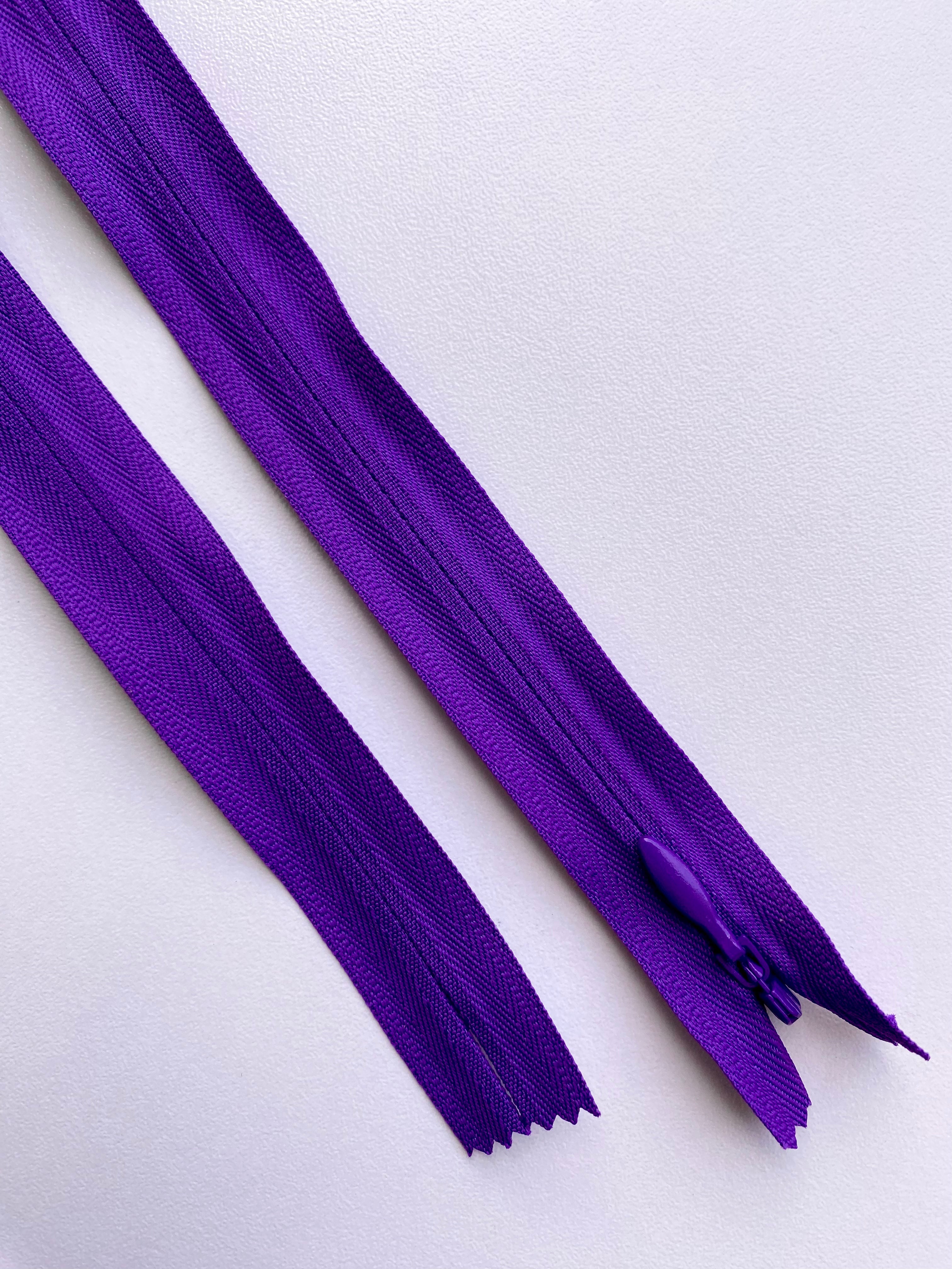 Tartós, rejtett cipzár, YKK márka, lila színű, 70 cm hosszú