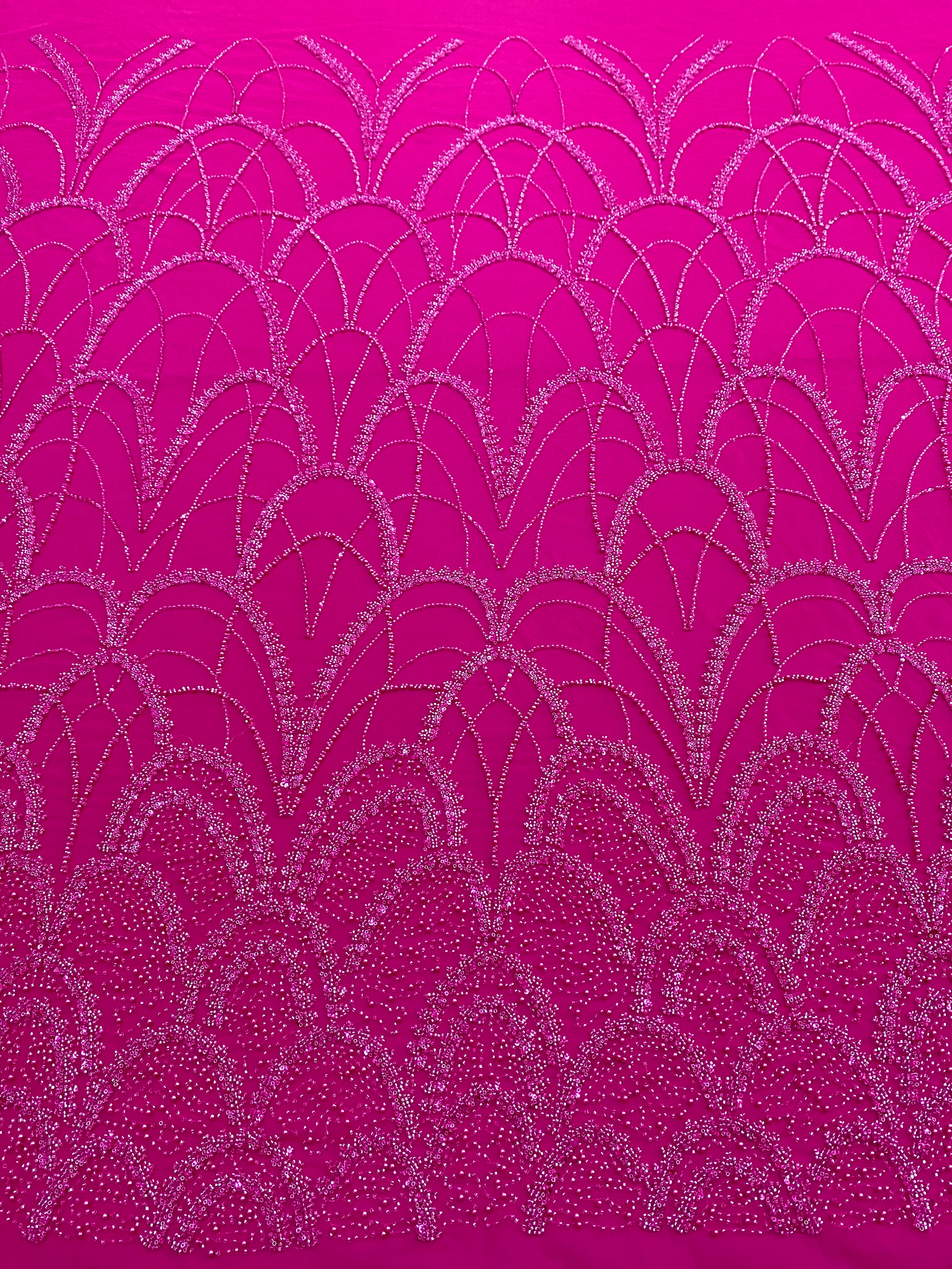 Dantela Couture Fucsia geometriai mintával, gyöngyökkel, gyöngyöcskékkel és flitterekkel