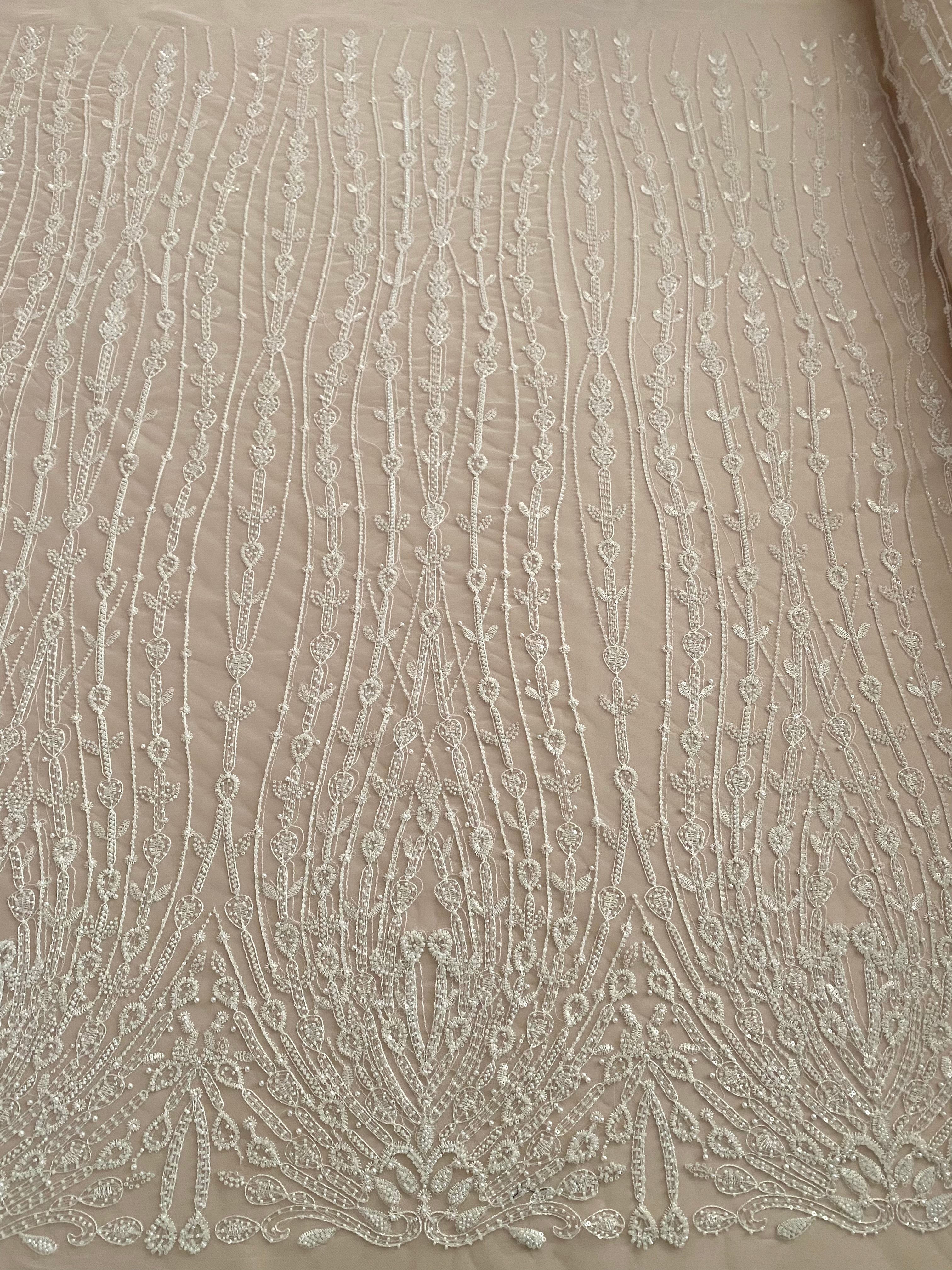 Dantela Couture Ivory geometriai mintával, gyöngyökkel, gyöngyöcskékkel és flitterekkel