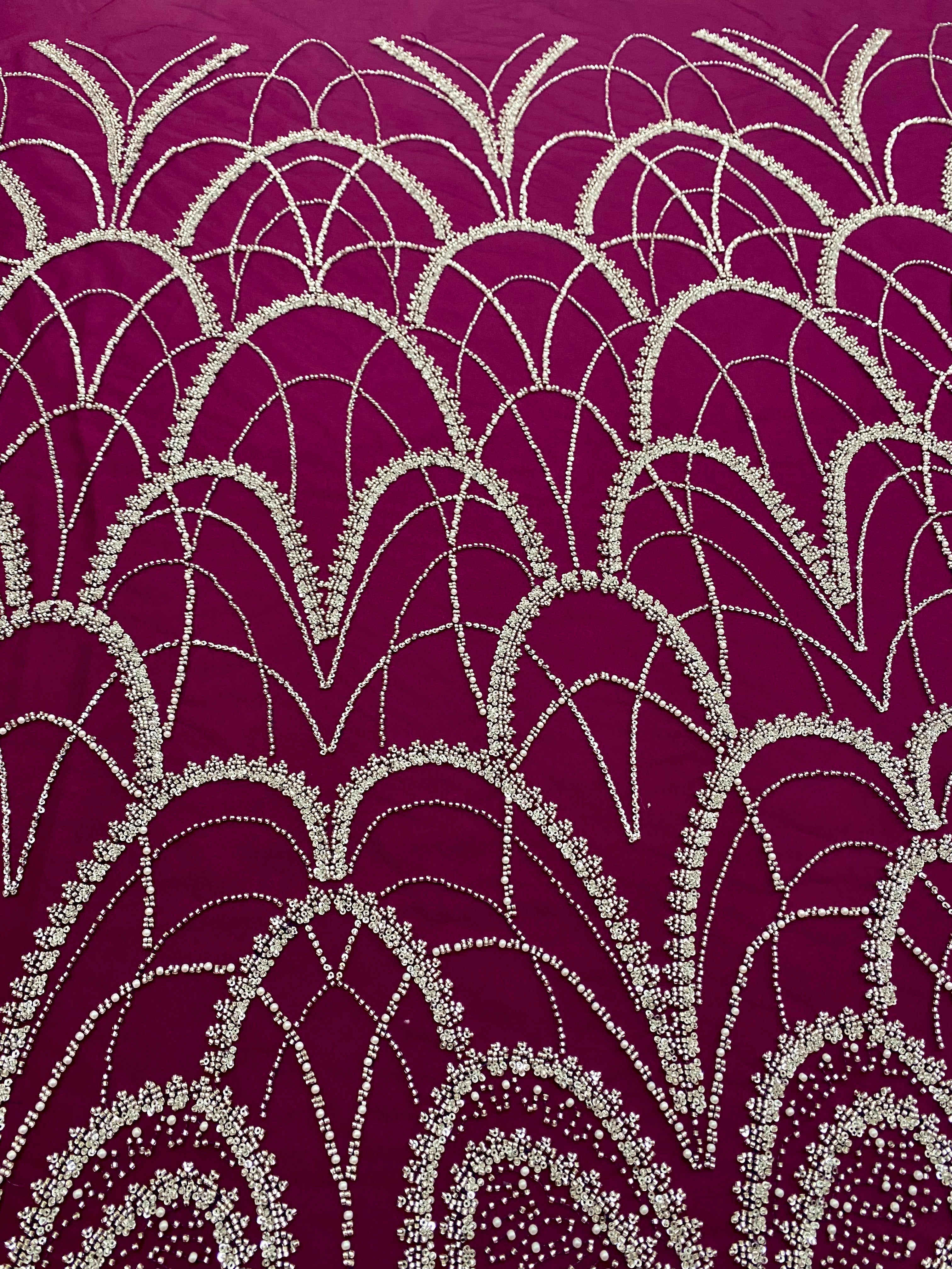 Dantela Couture Argintie pe Tulle Magenta Inchis cu Model Geometric, cu Perle, Margele si Paiete