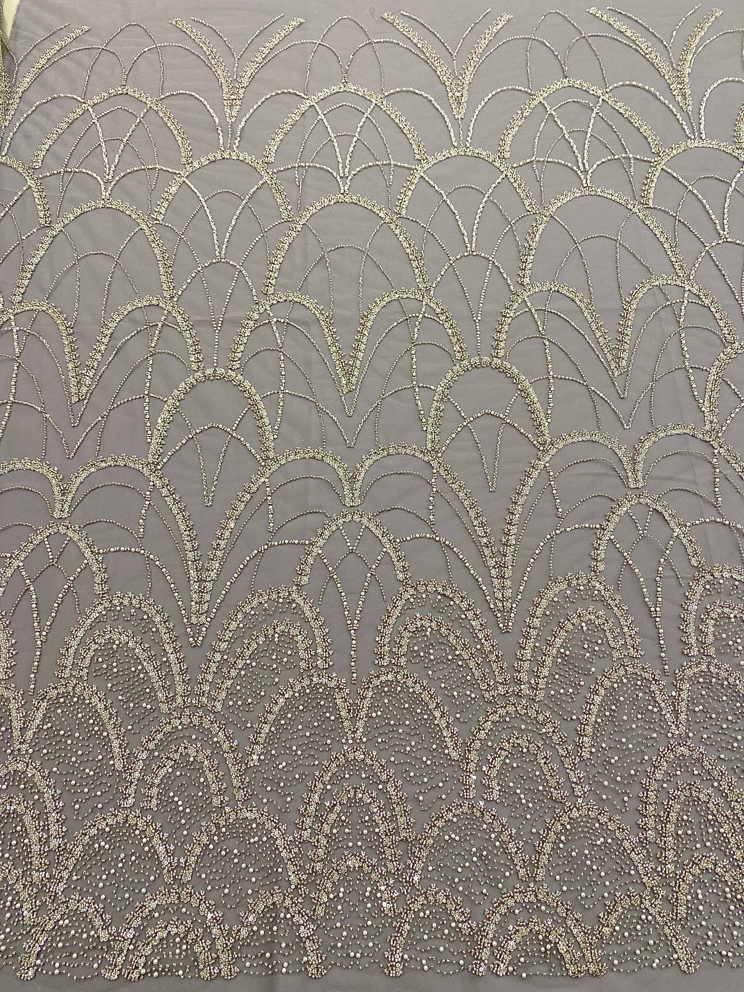 Dantela Couture Argintie pe Tulle Gri cu Model Geometric, cu Perle, Margele si Paiete