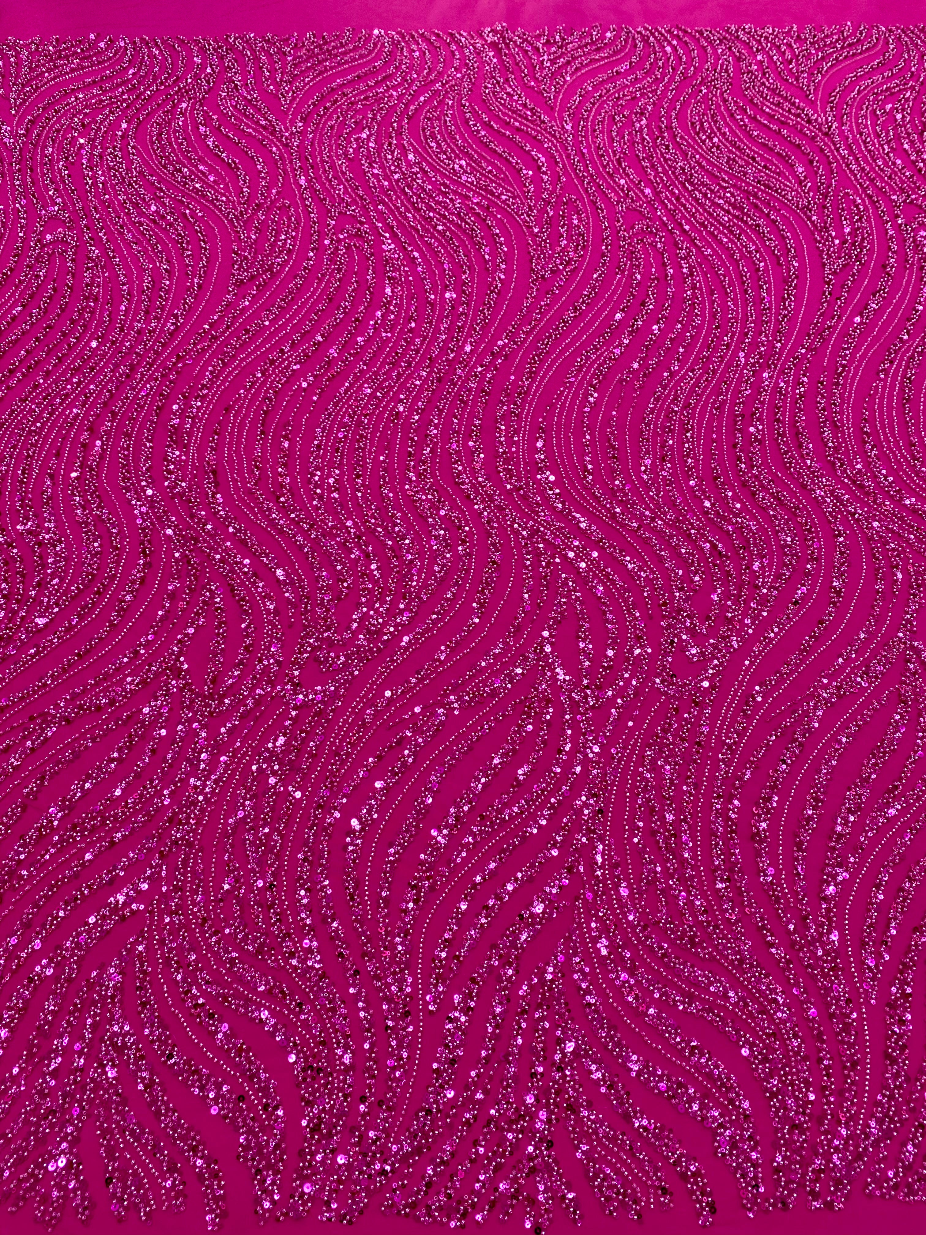 Dantela Couture Fucsia lineáris mintával, gyöngyökkel és flitterekkel