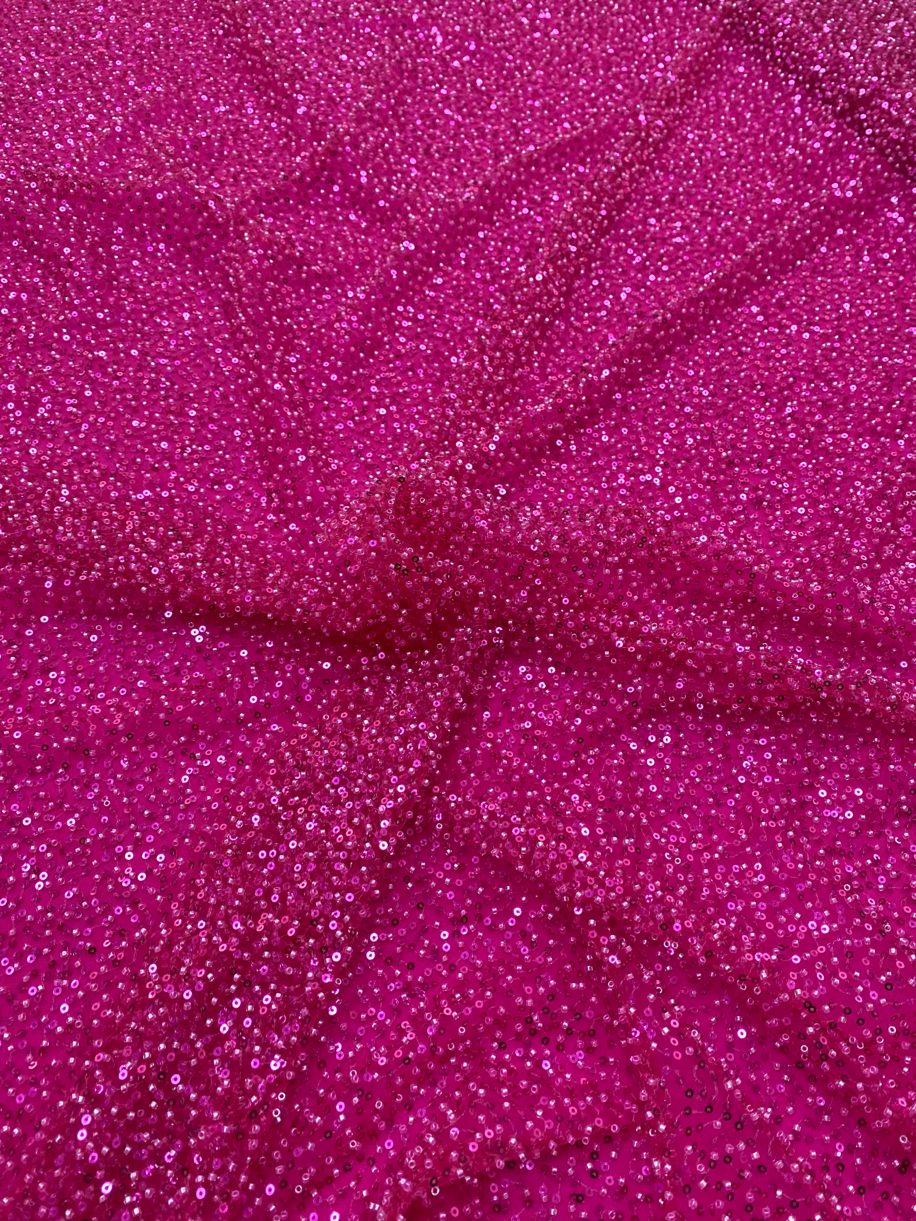 Dantela Couture Fucsia cu Model General, cu Margele si Paiete