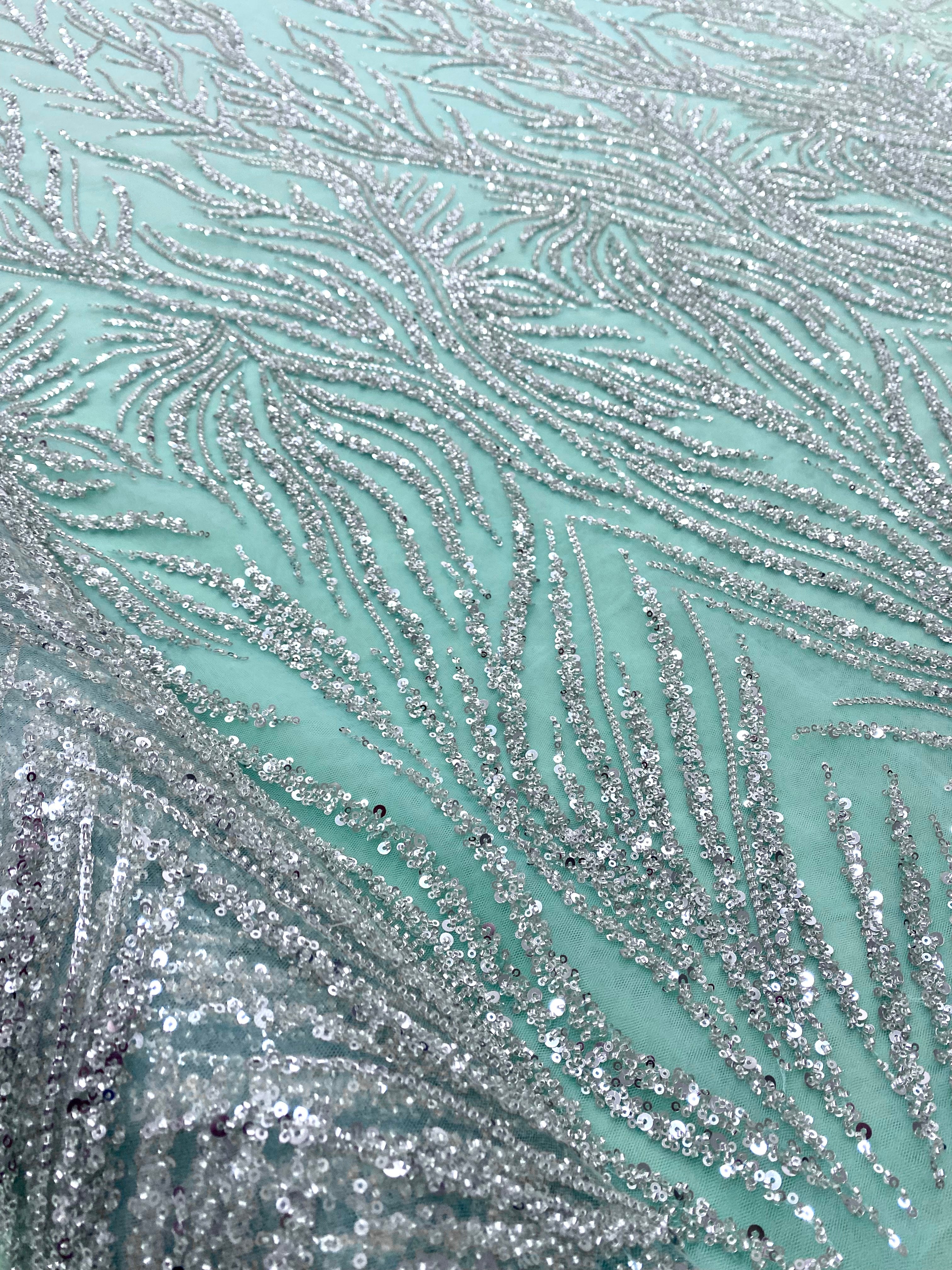 Dantela Couture Argintie pe Tulle Verde Menta cu Siraguri, cu Margele si Paiete