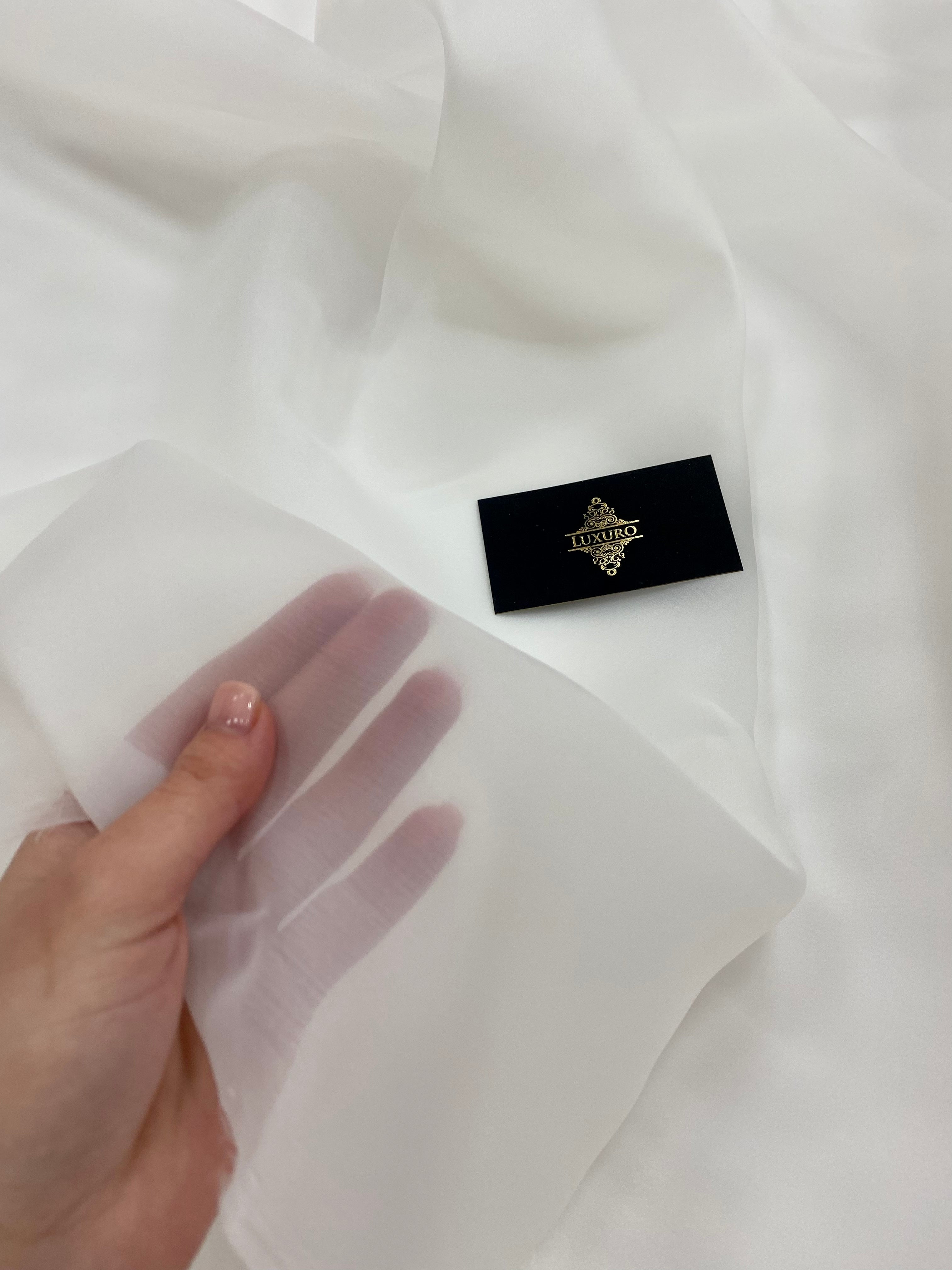 Organza világos krémszínű gyöngyházfényű - 3 m széles