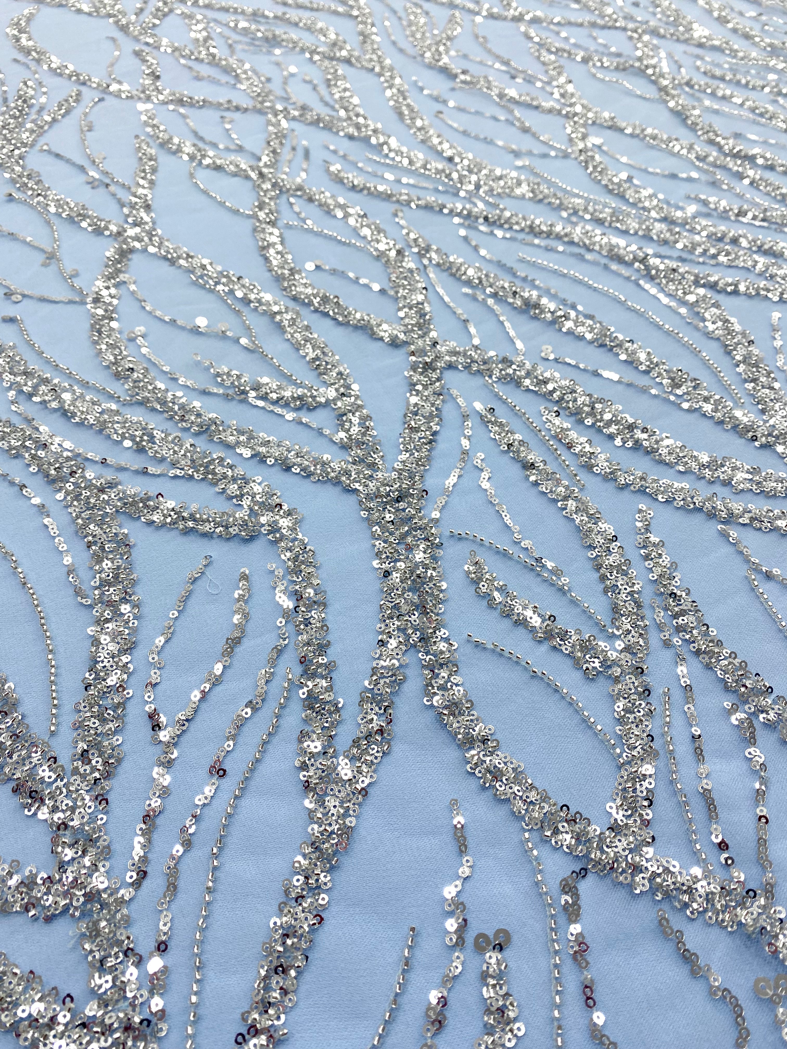 Dantela Couture Argintie pe Tulle Baby Blue cu Siraguri, Cu Margele Si Paiete