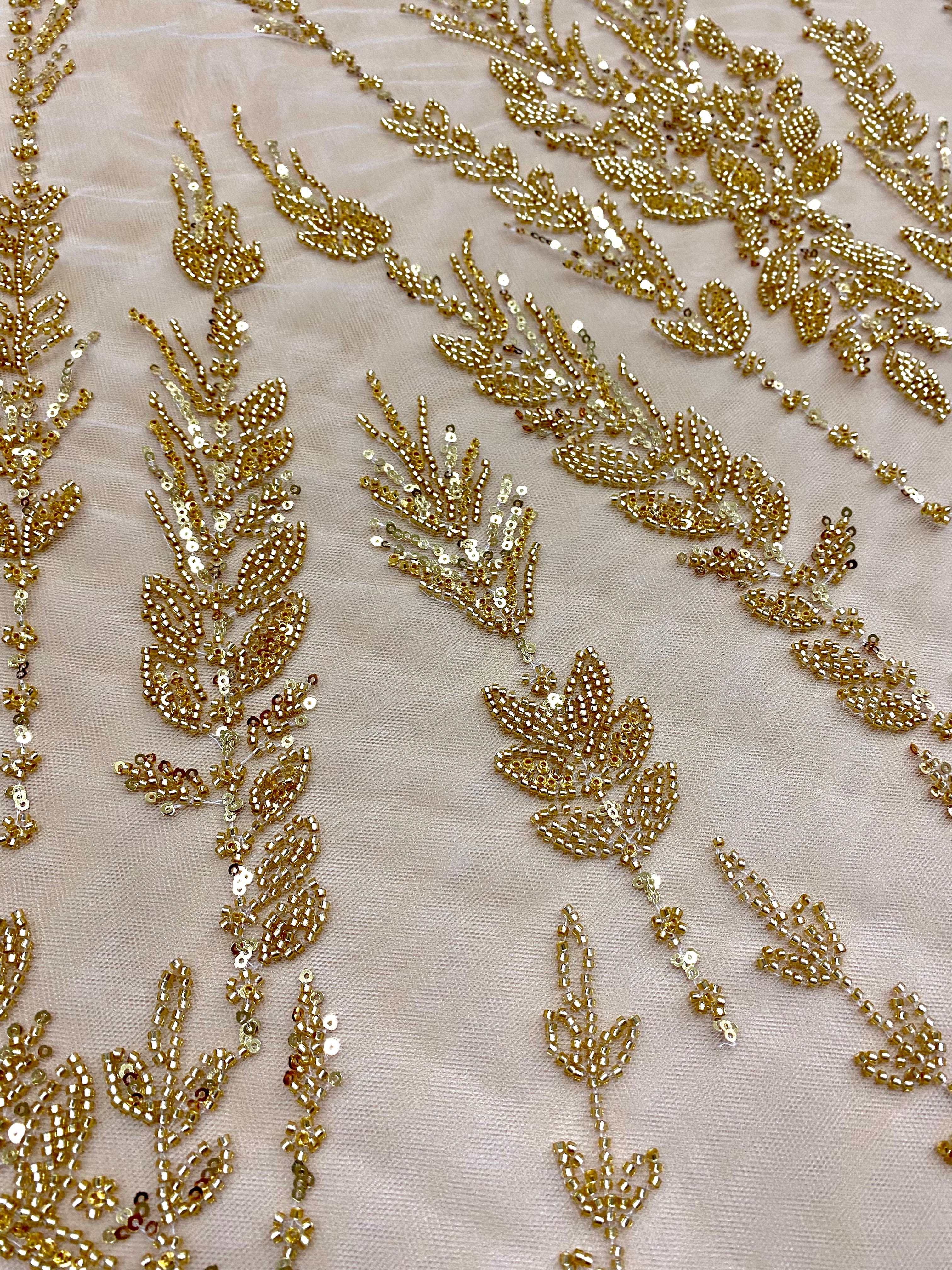 Arany Couture Csipke Panellel, Gyöngyökkel és Flitterekkel