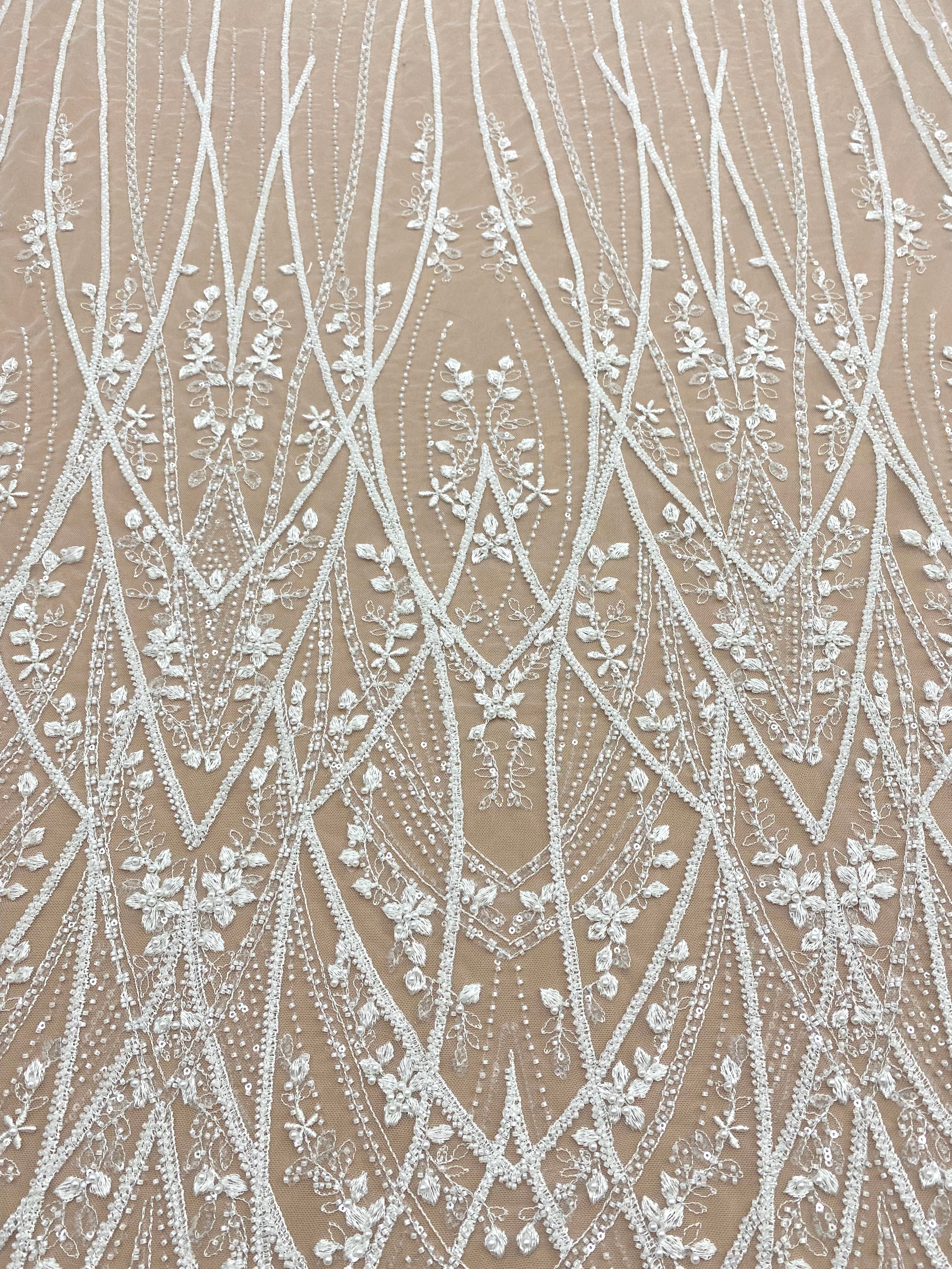 Cupon 1.55 m din Dantela Couture Ivory cu Model Geometric, cu Perle, Margele si Paiete