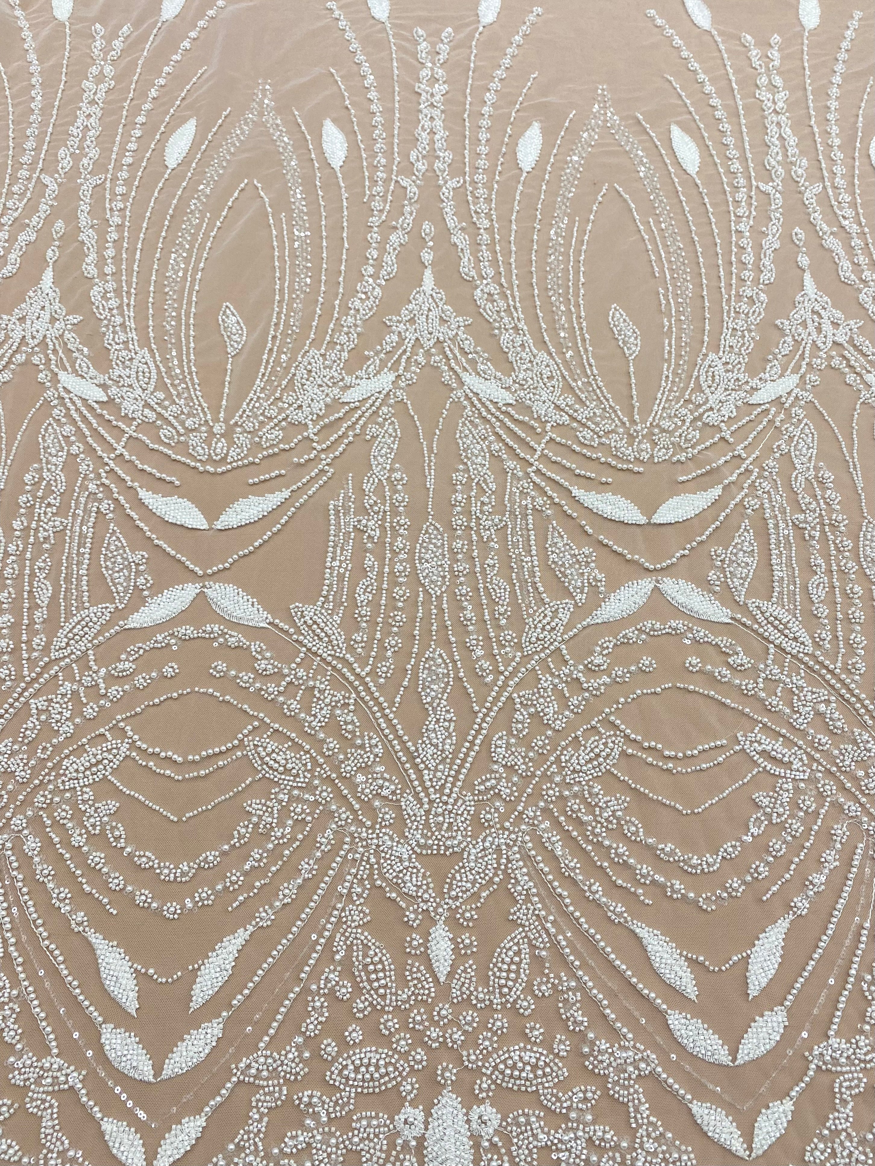 Csipke Couture Ivory geometrikus mintával, gyöngyökkel, díszgyöngyökkel és flitterekkel