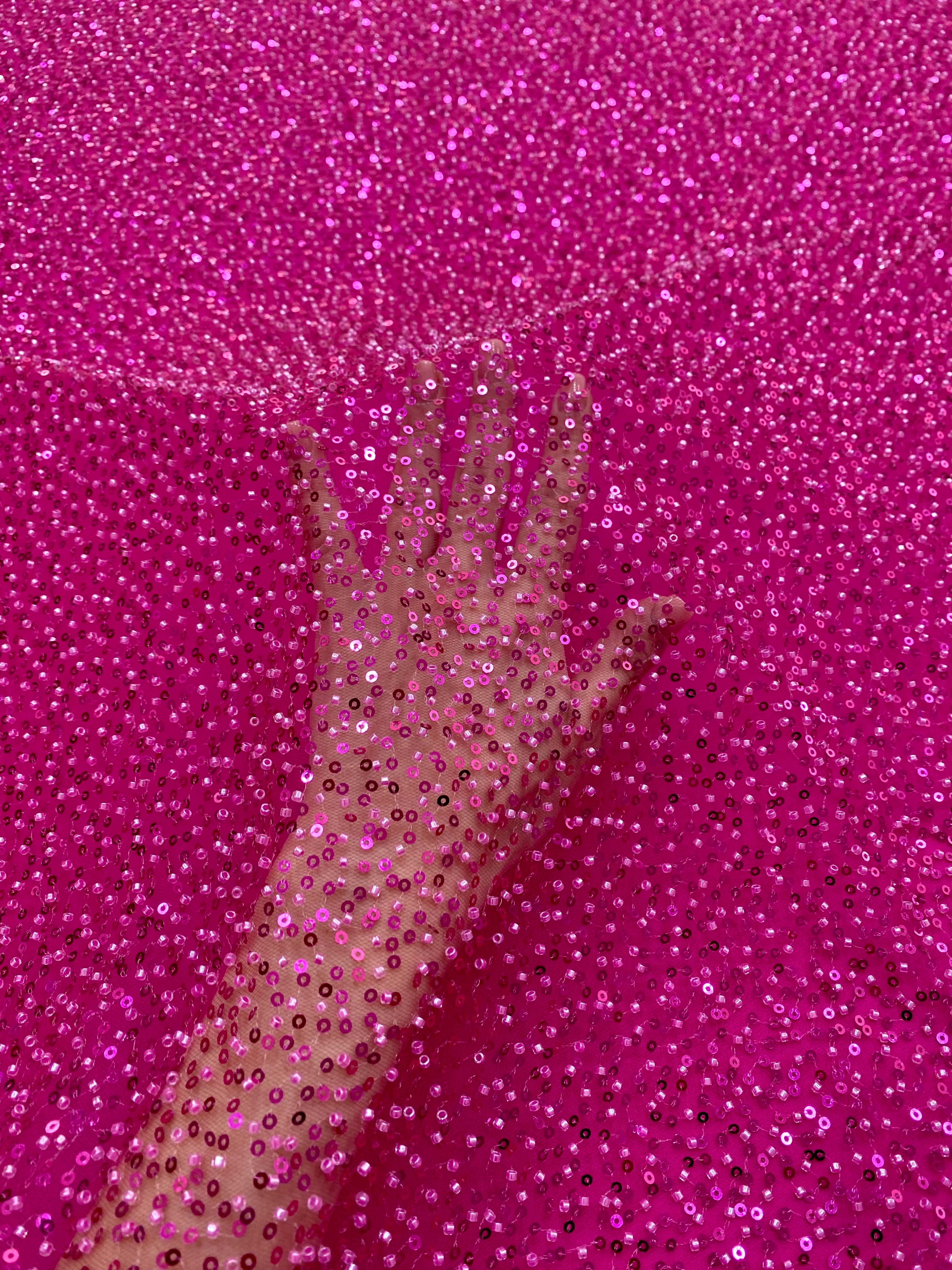Dantela Couture Fucsia cu Model General, cu Margele si Paiete