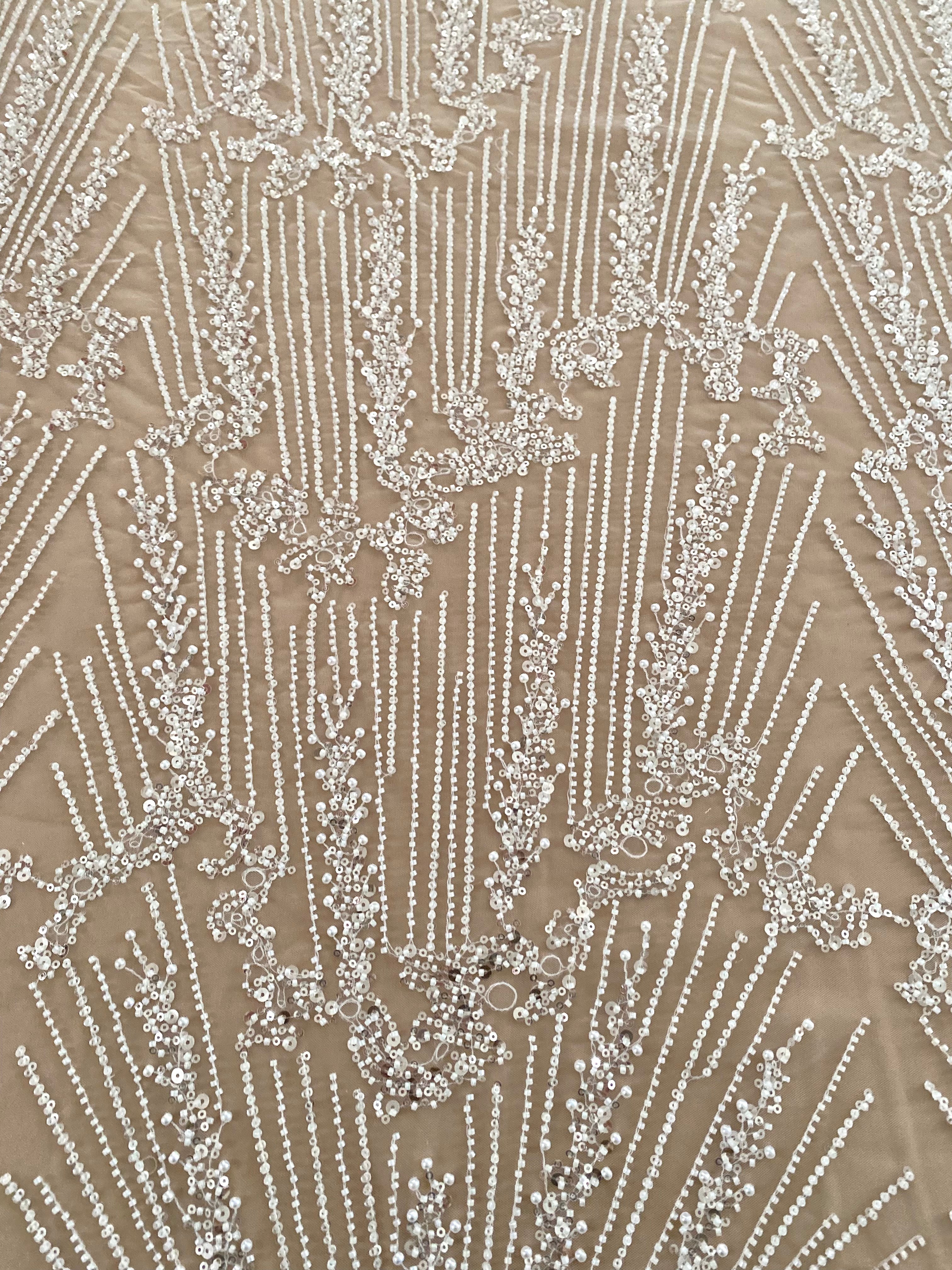 Dantela Couture Ivory geometriai mintával, gyöngyökkel és flitterekkel