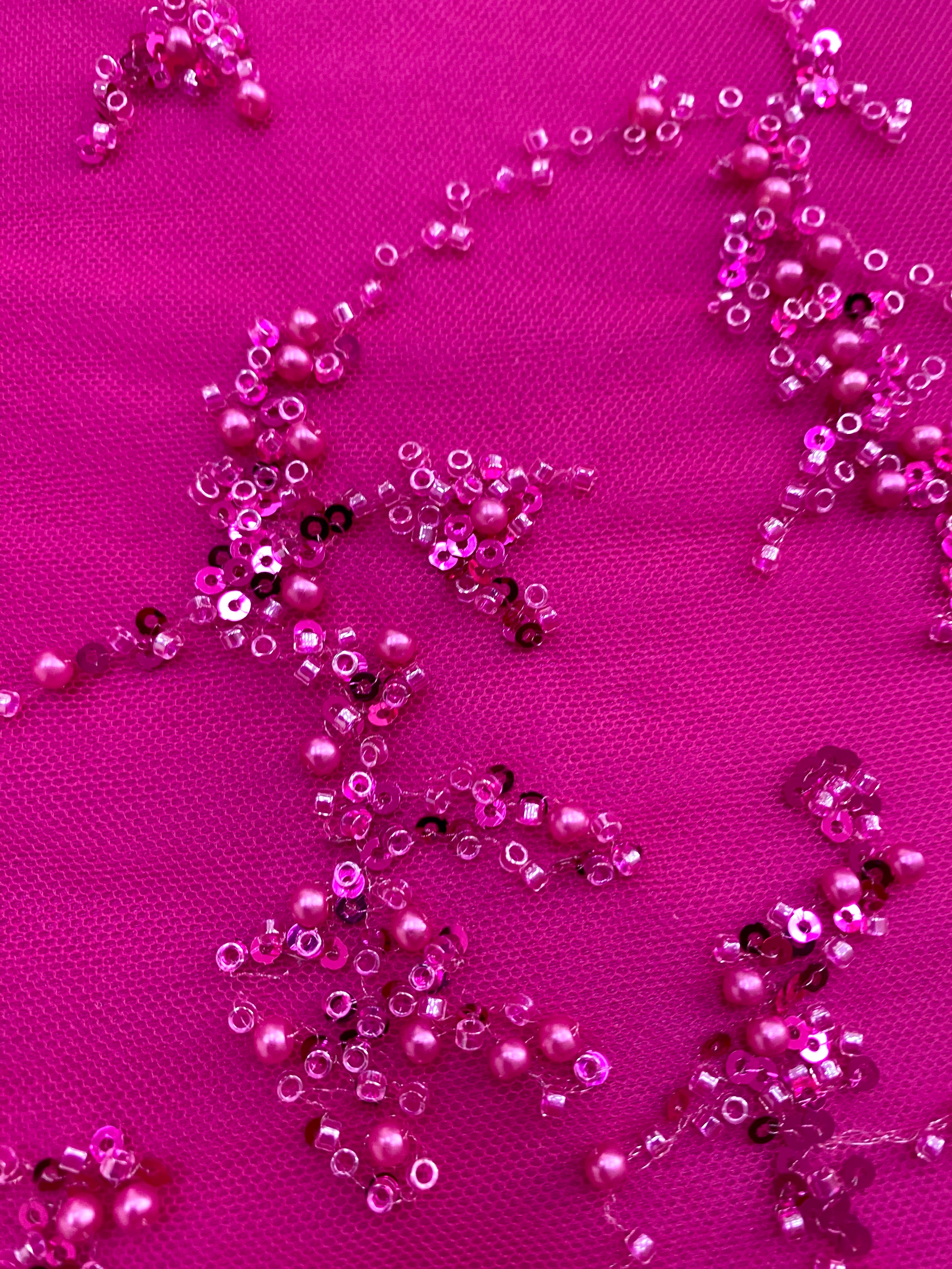 Dantela Couture Fucsia cu Perle, Margele si Paiete